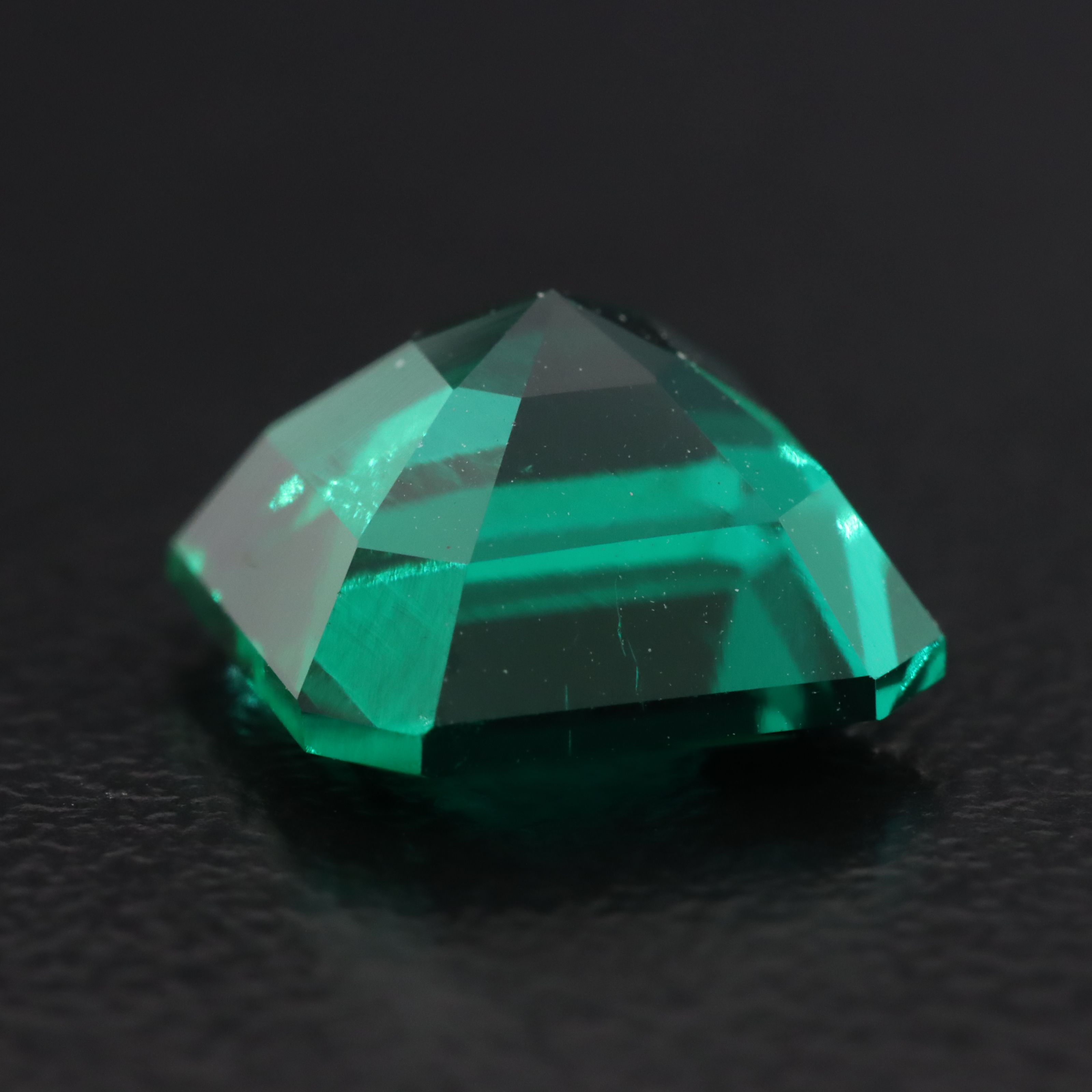 Loose 3.28 CT Lab Grown Emerald