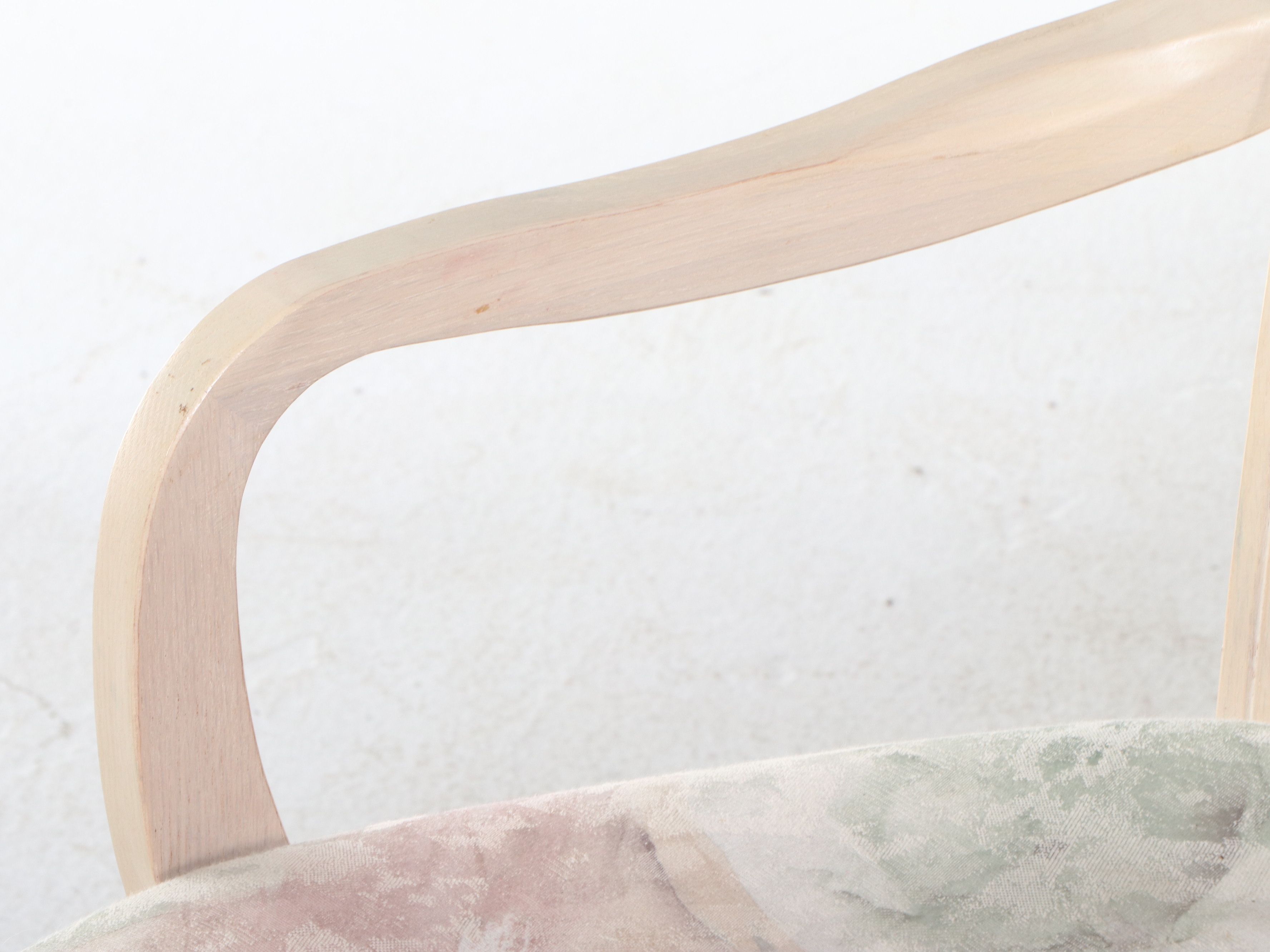 The Keller Mfg. Co. Queen Anne Style White Washed Wood Dining Set