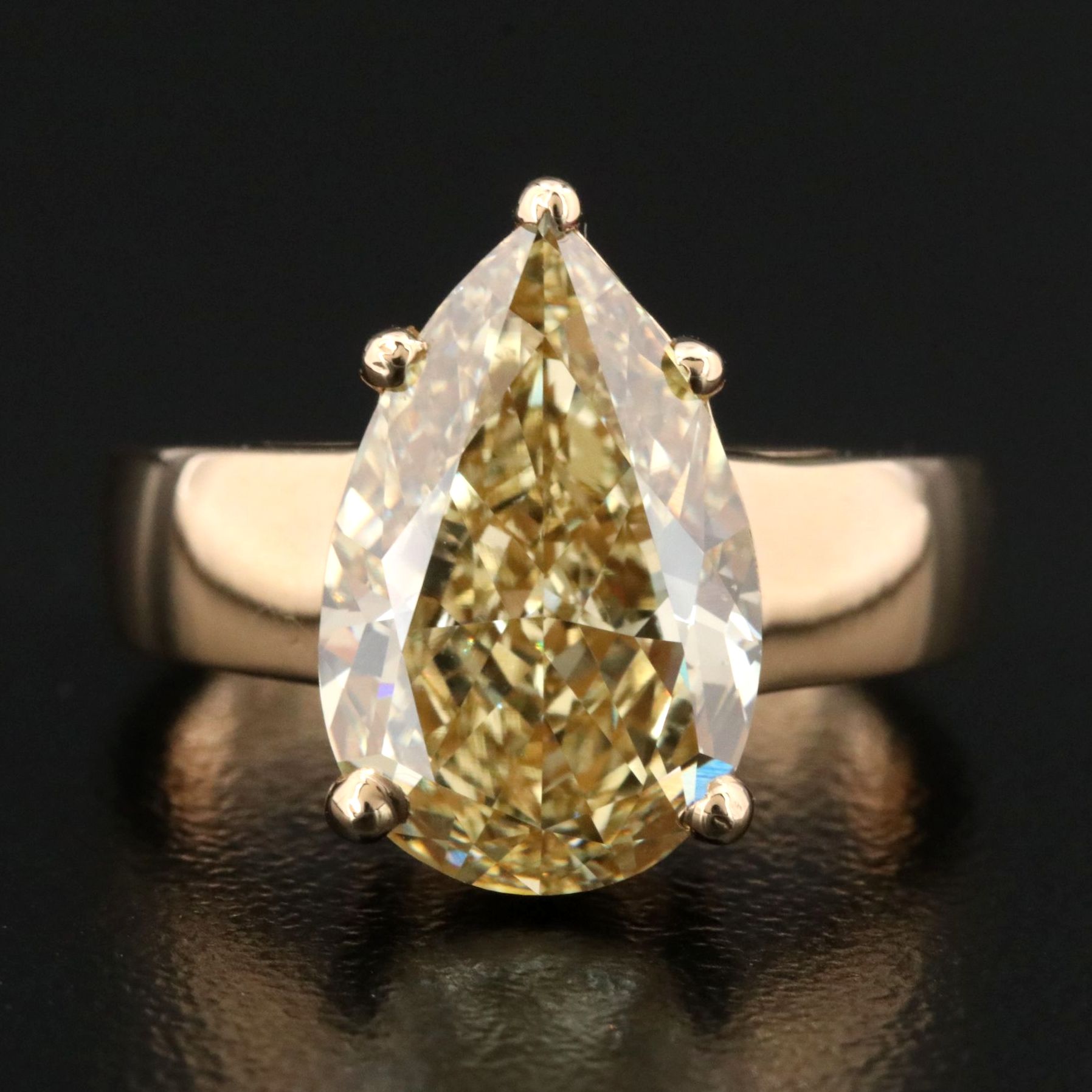 18K 6.02 CT Lab Grown Fancy Yellow Diamond Solitaire Ring with IGI Report