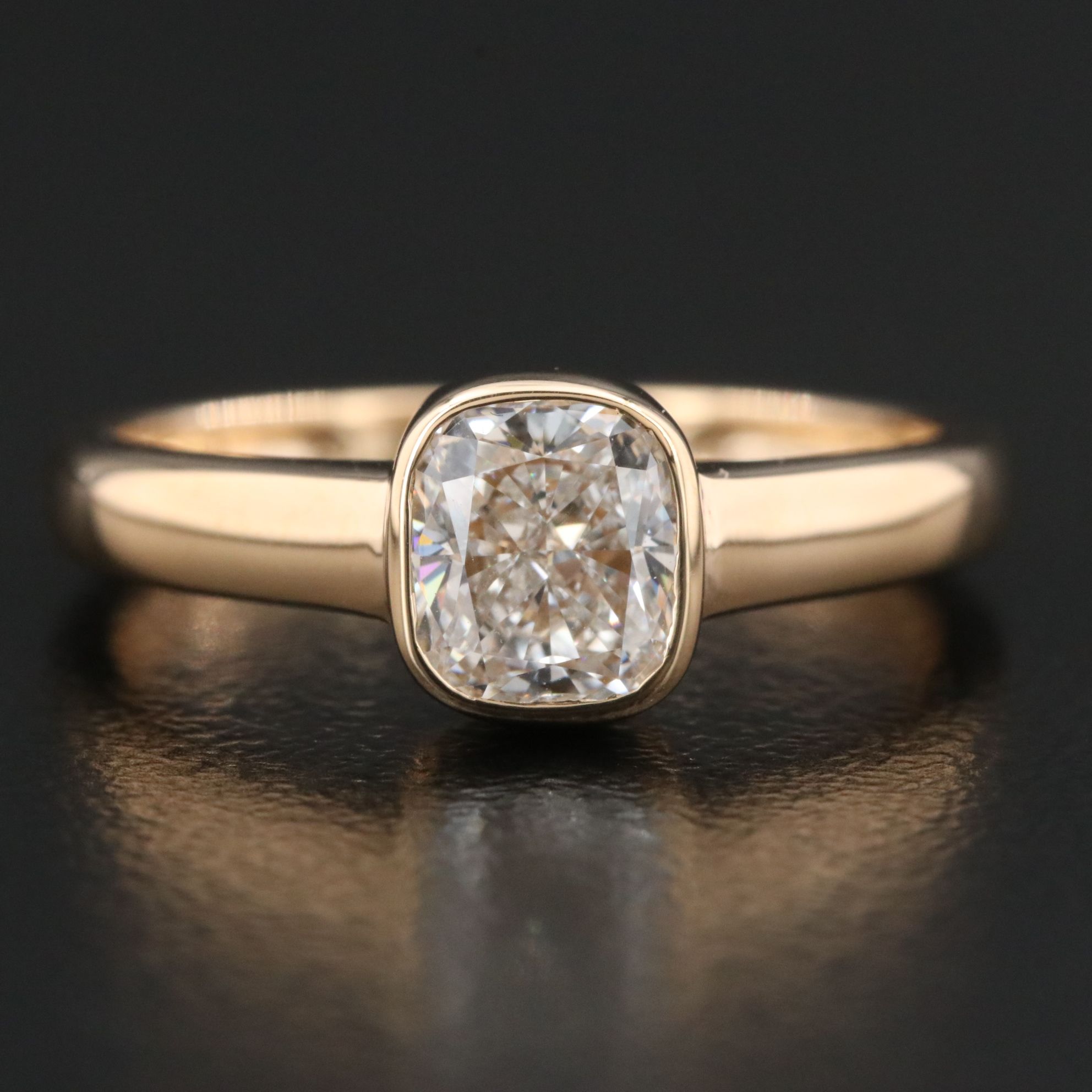 18K 0.94 CT Diamond Solitaire Ring with GIA Report