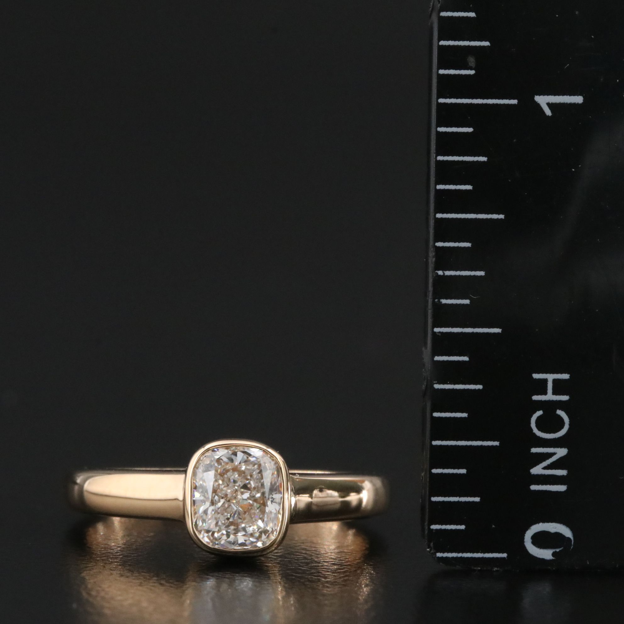 18K 0.94 CT Diamond Solitaire Ring with GIA Report