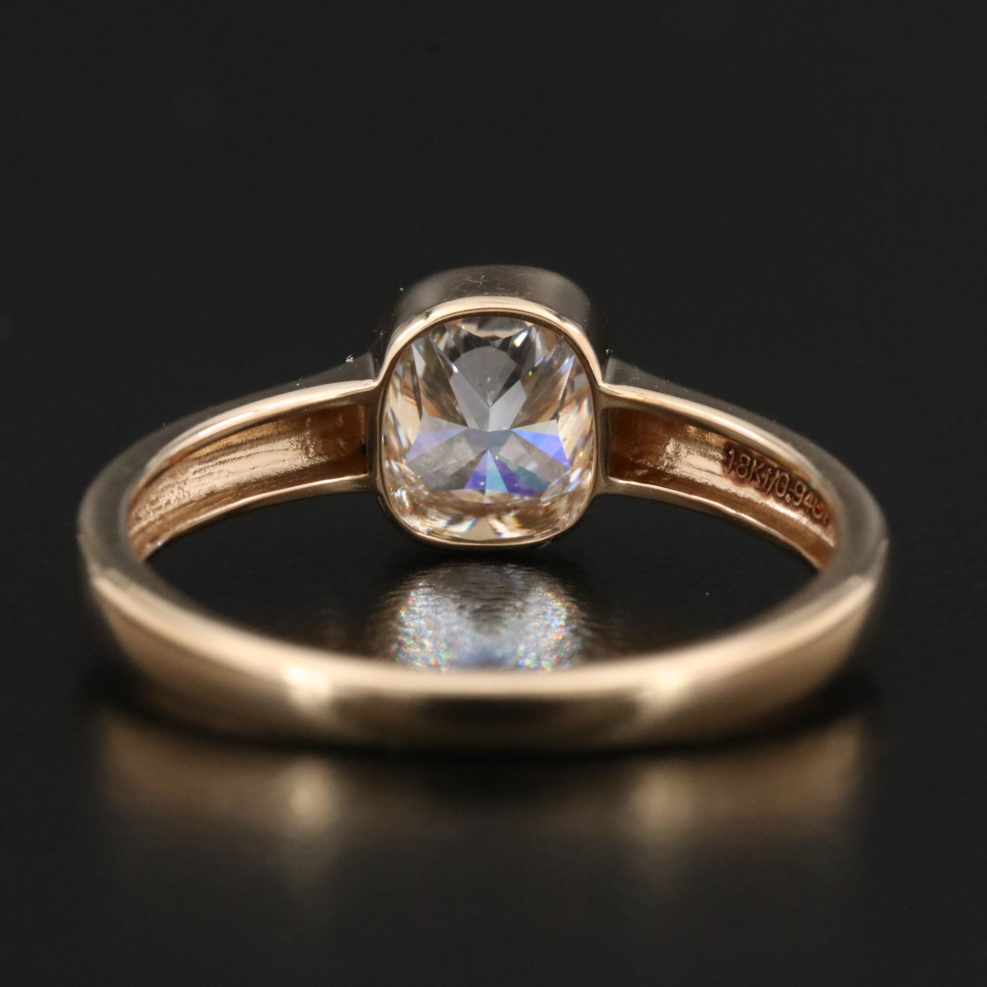 18K 0.94 CT Diamond Solitaire Ring with GIA Report