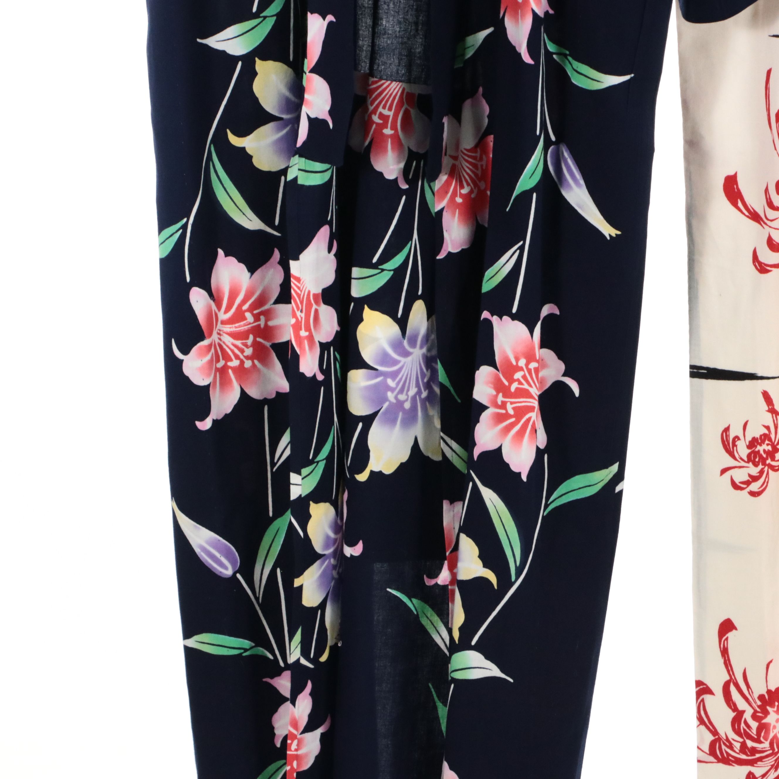 Japanese Yukata Kimonos in White Kiku Printed and Dark Blue Yuri Printed Cotton