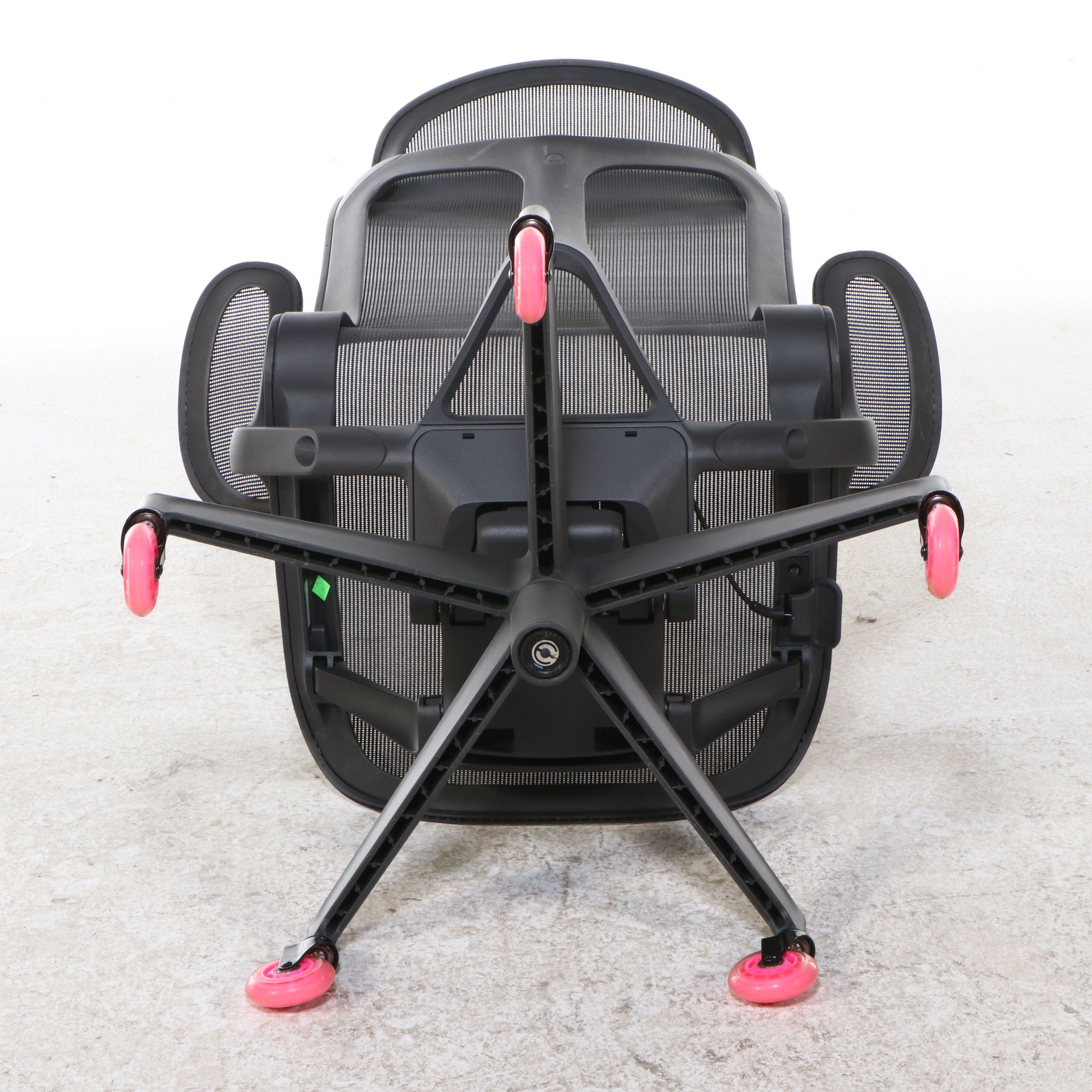 Contemporary Mesh Covered Ergonomic Desk Chairs