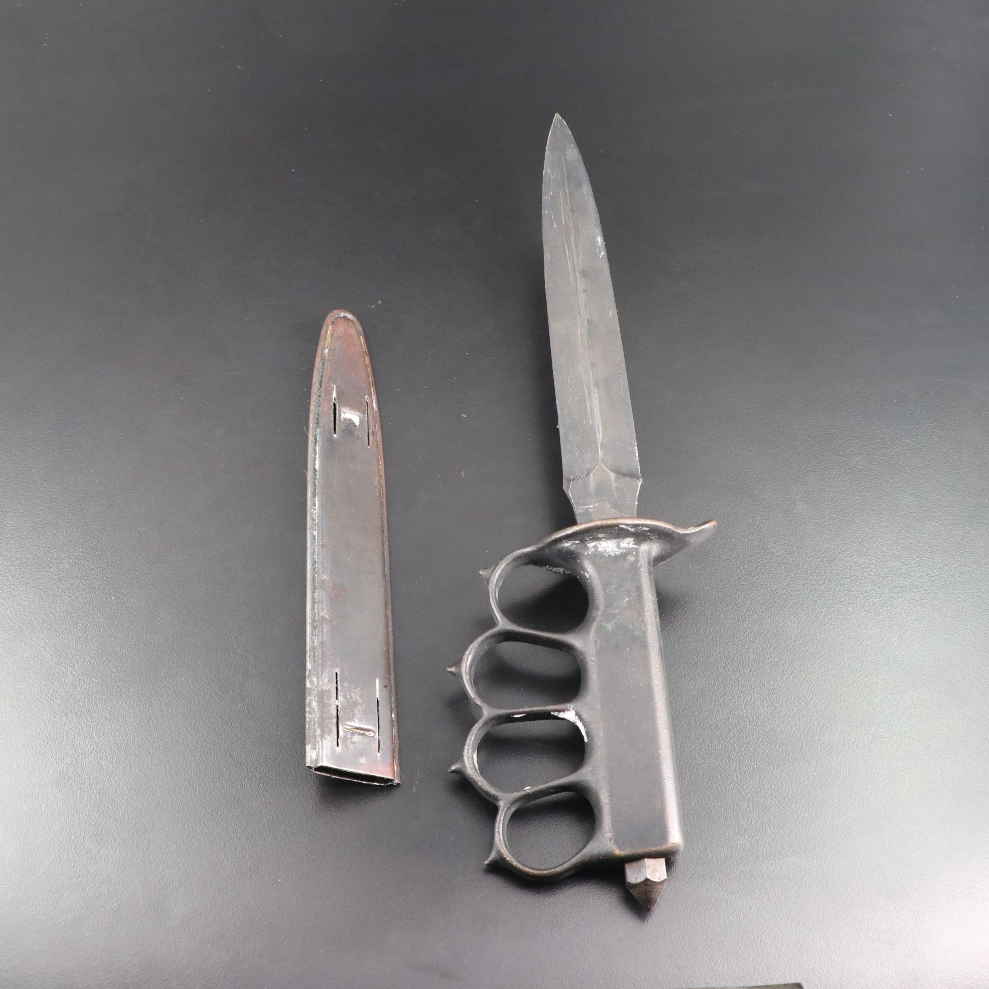 U.S. 1918 L.F-C 1918 Trench Knife