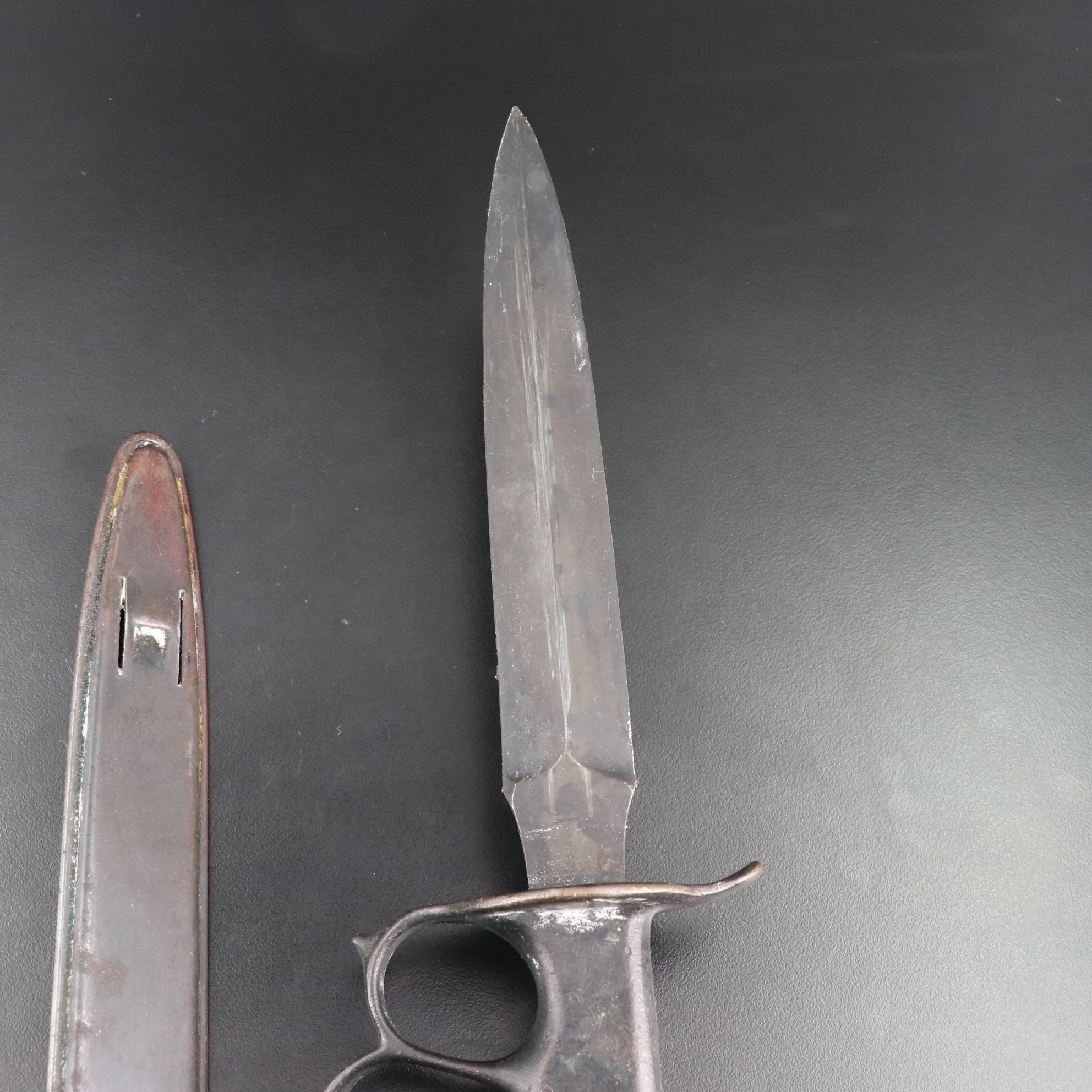 U.S. 1918 L.F-C 1918 Trench Knife