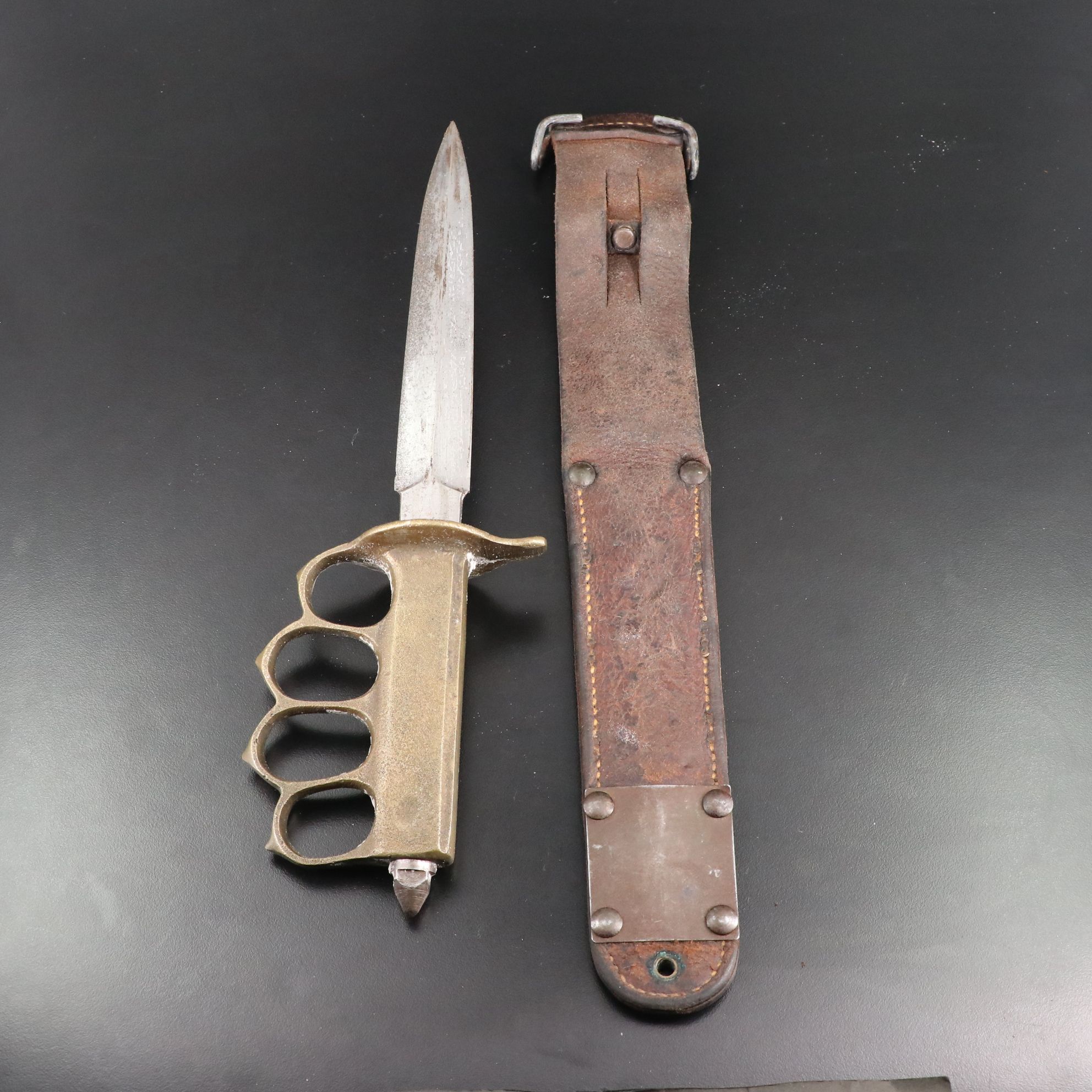 U.S. 1918 AU Lion Trench Knife