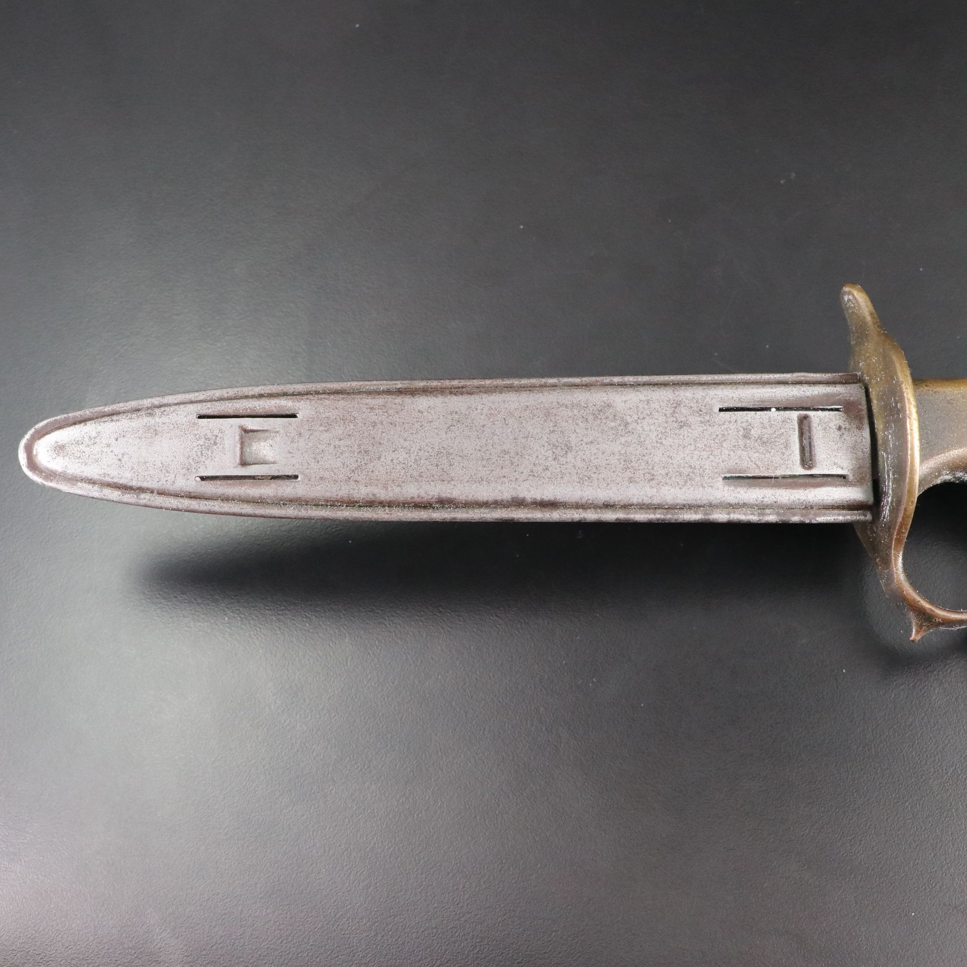U.S. 1918 L.F-C 1918 Trench Knife
