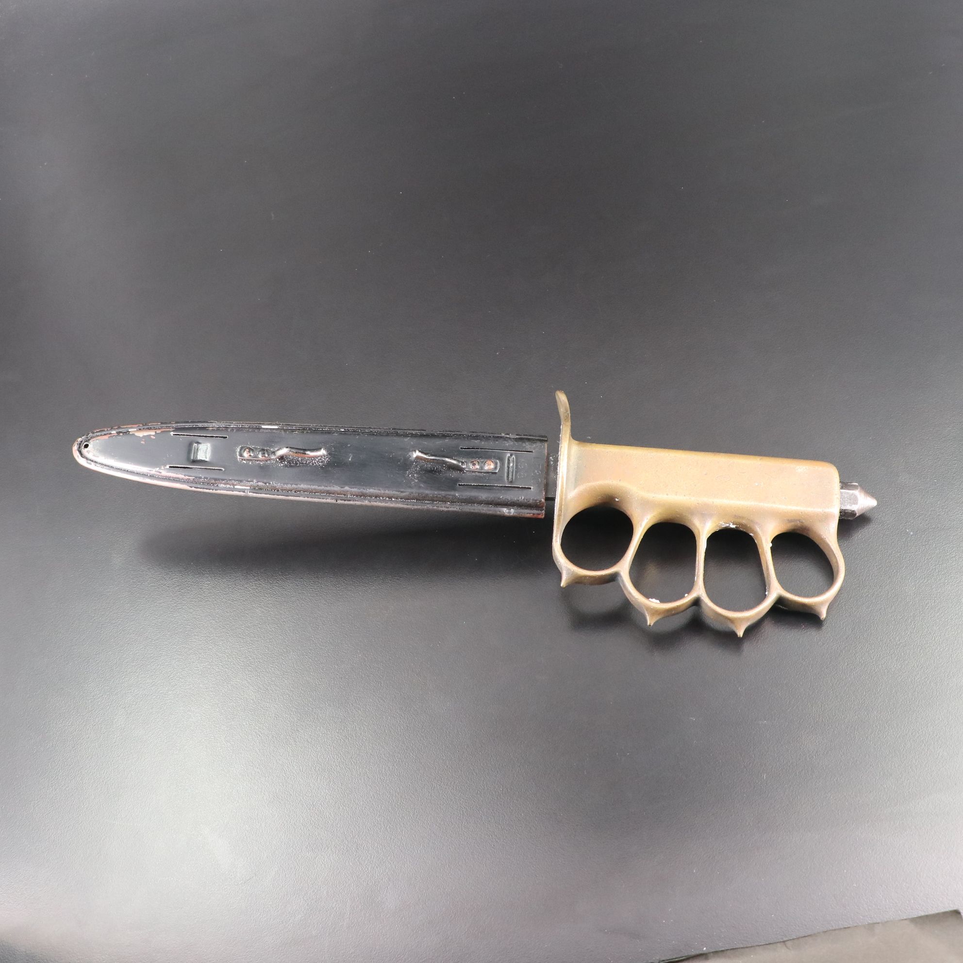 U.S. 1918 L.F-C 1918 Trench Knife