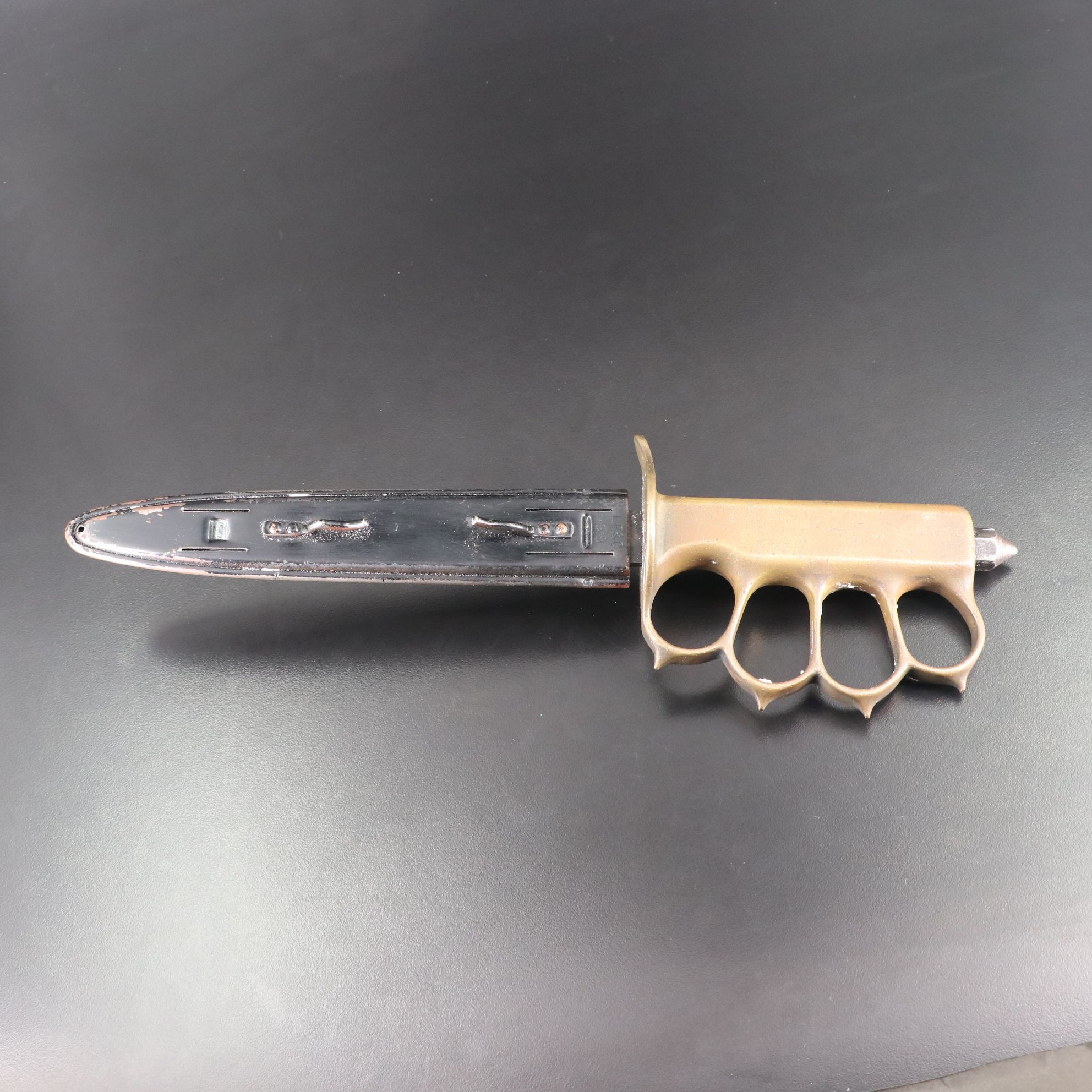 U.S. 1918 L.F-C 1918 Trench Knife