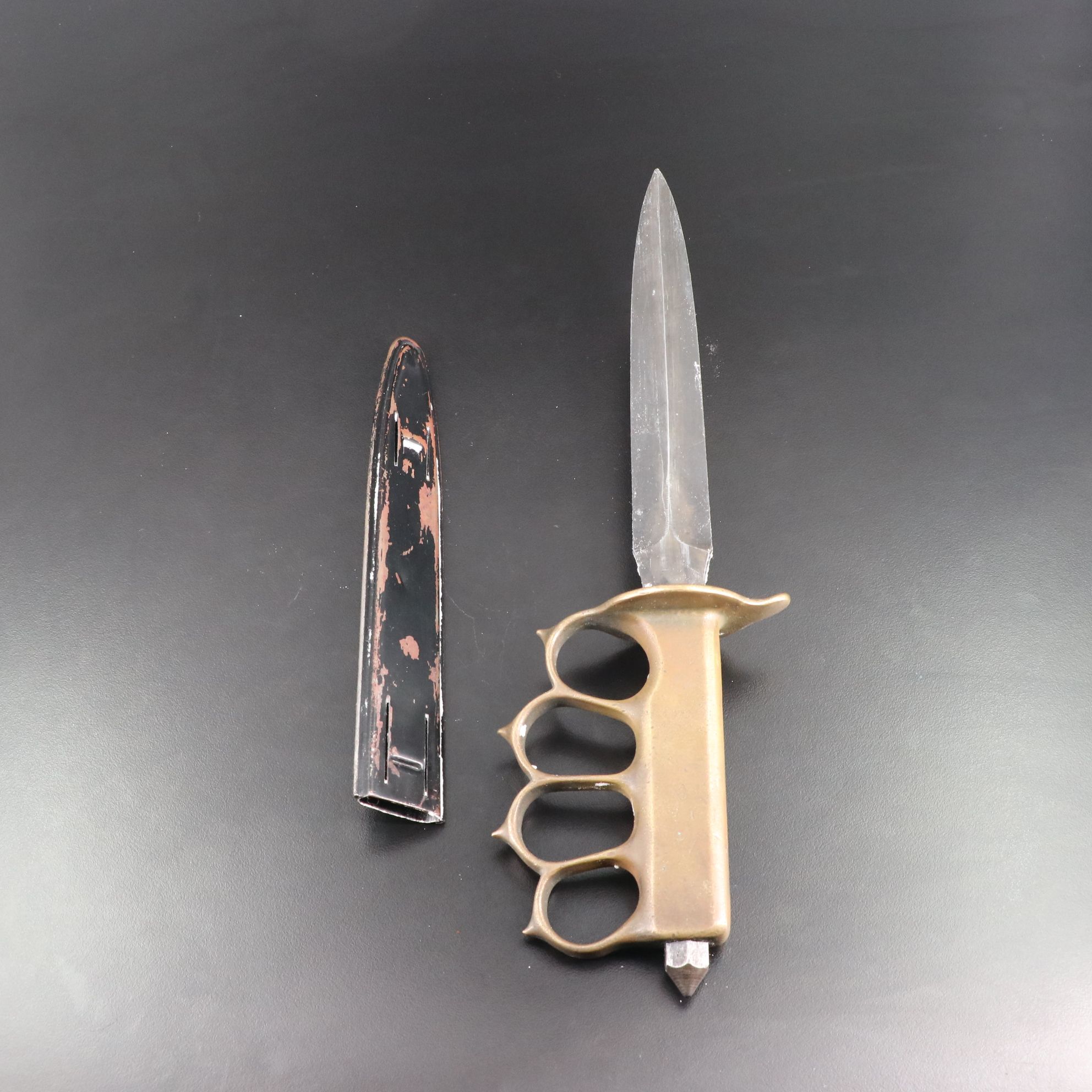 U.S. 1918 L.F-C 1918 Trench Knife