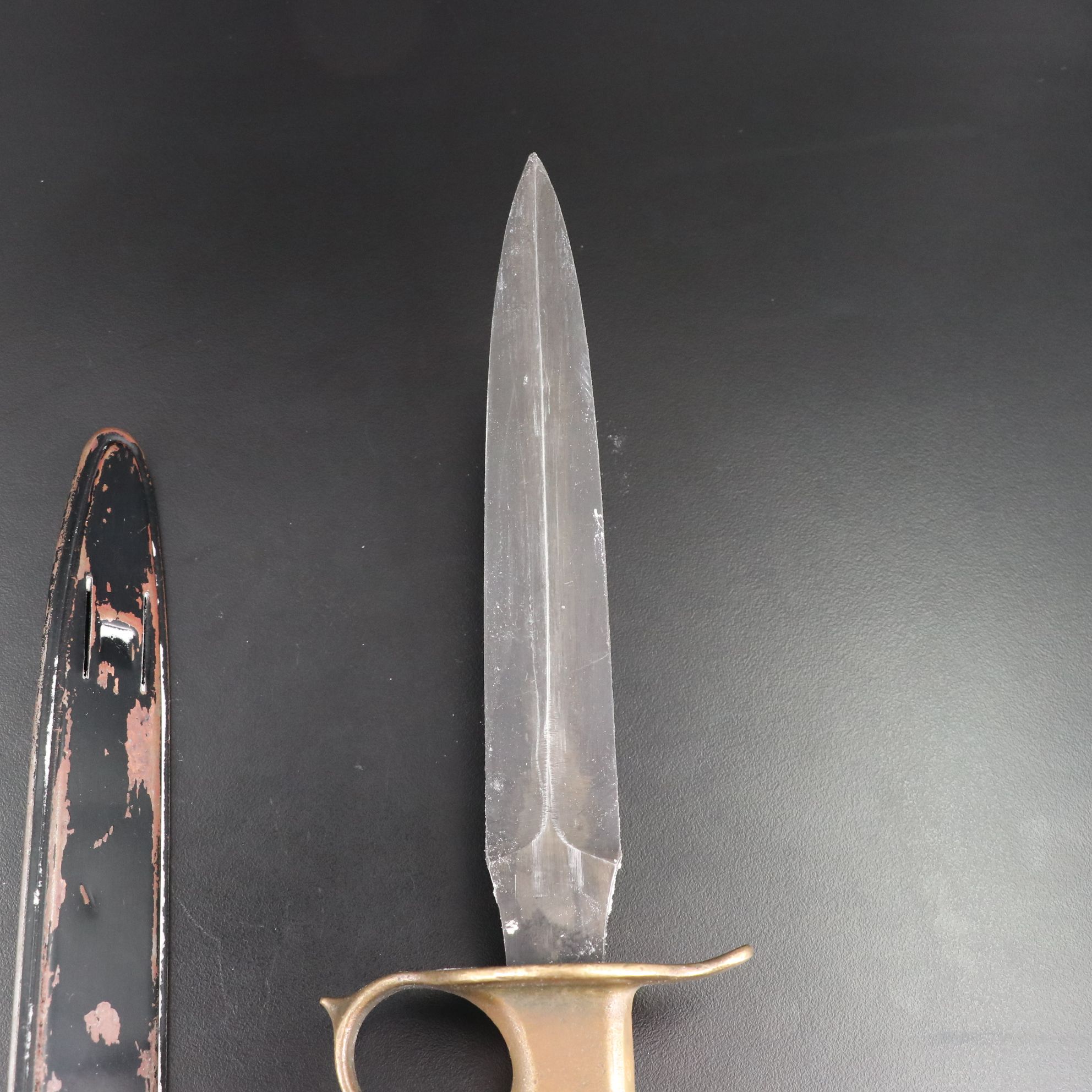 U.S. 1918 L.F-C 1918 Trench Knife