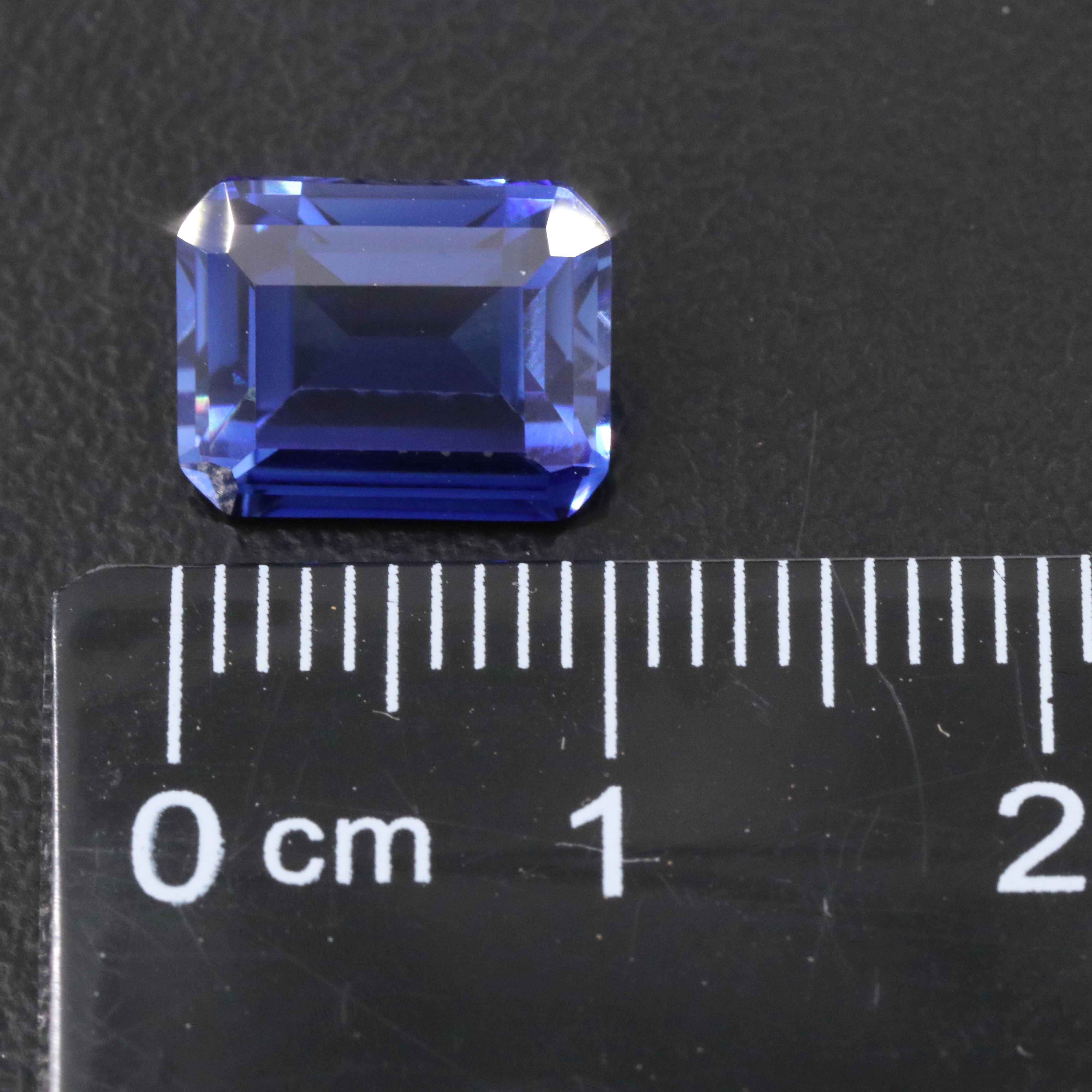 Loose 4.39 CT Lab Grown Sapphire