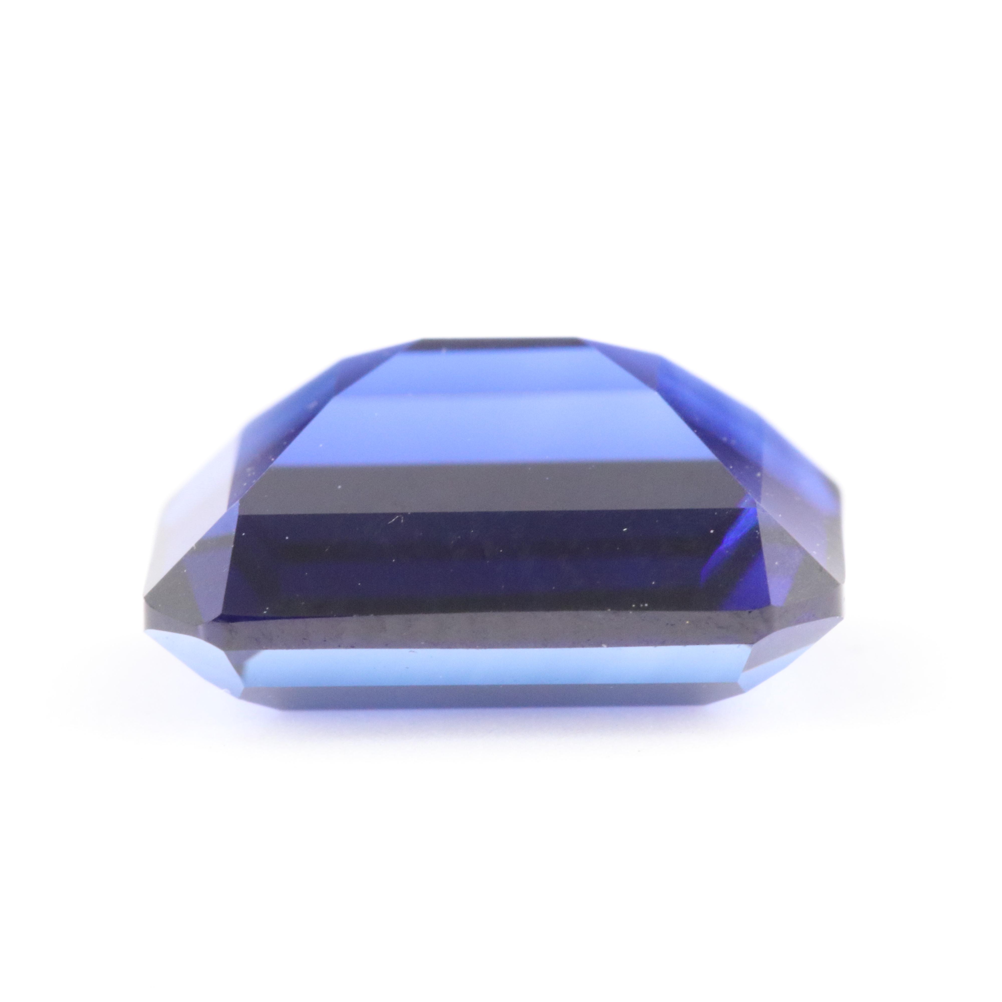 Loose 4.35 CT Lab Grown Sapphire