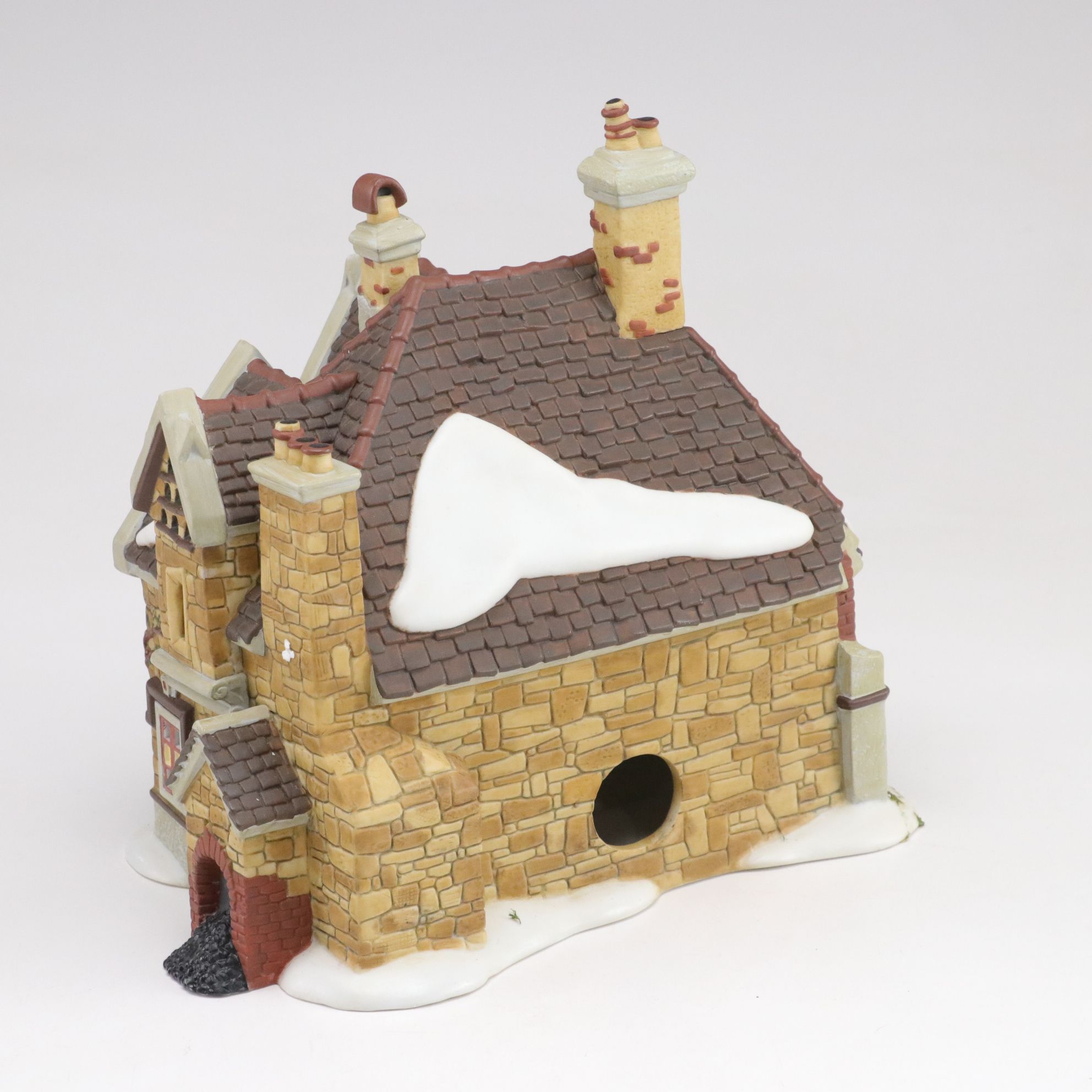 Dept. 56 "Kingsford's Brew House" and "Paramount Hotel" with More Village Houses