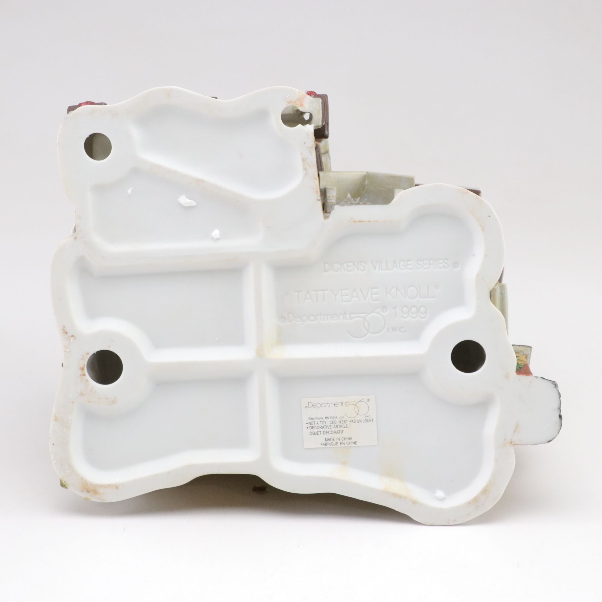 Dept. 56 "Kingsford's Brew House" and "Paramount Hotel" with More Village Houses