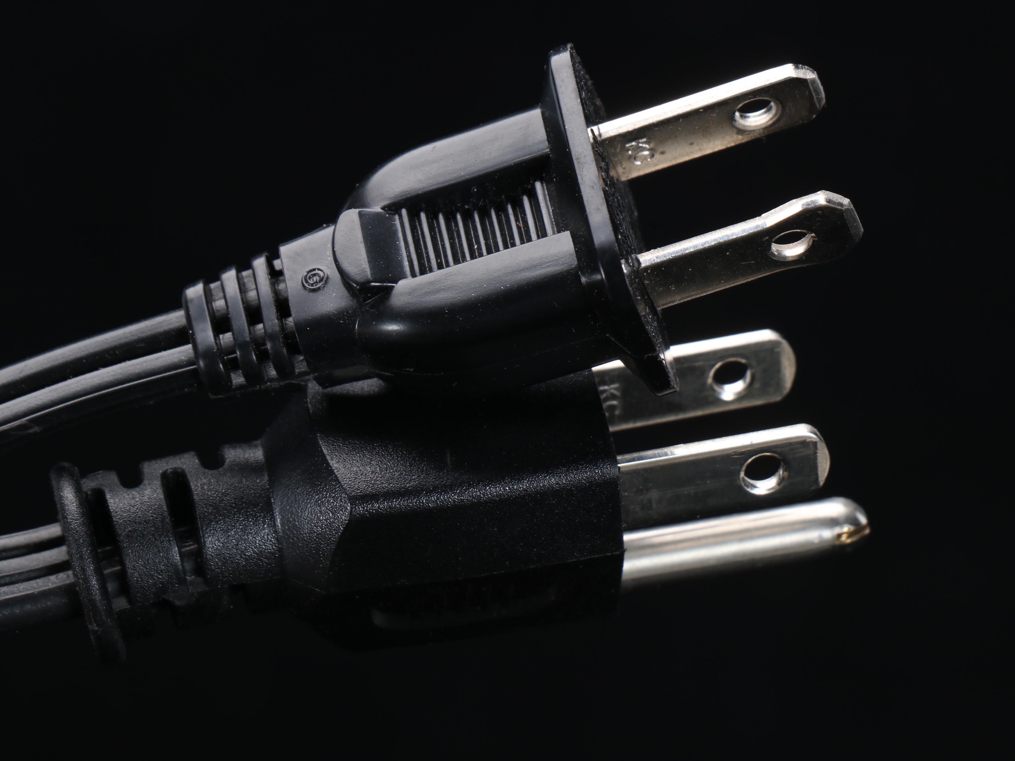 Brother SE600 Sewing and Embroidery Machine, 21st Century