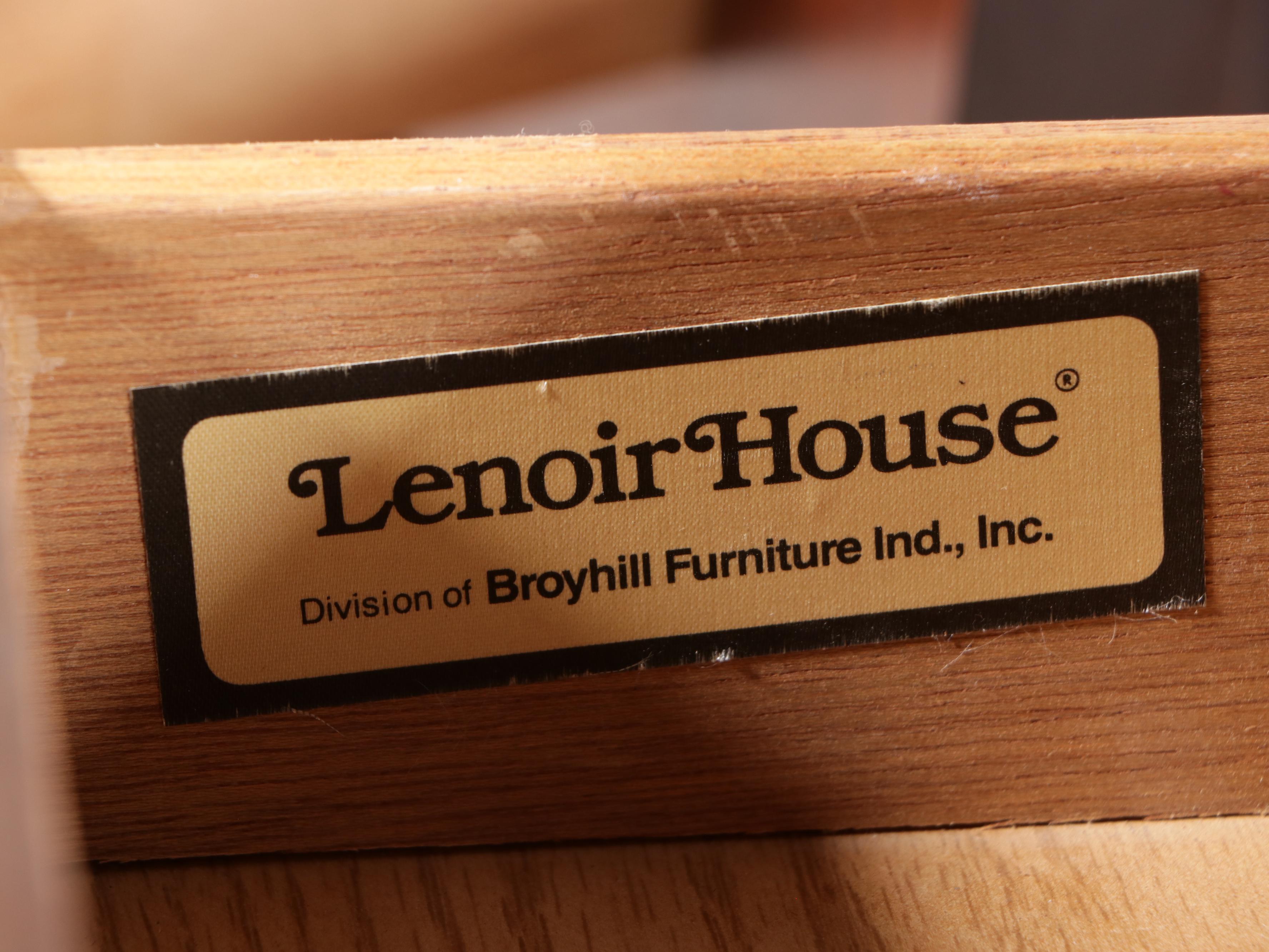 Broyhill Lenoir House Queen Anne Style Mahogany Finish Coffee and End Tables