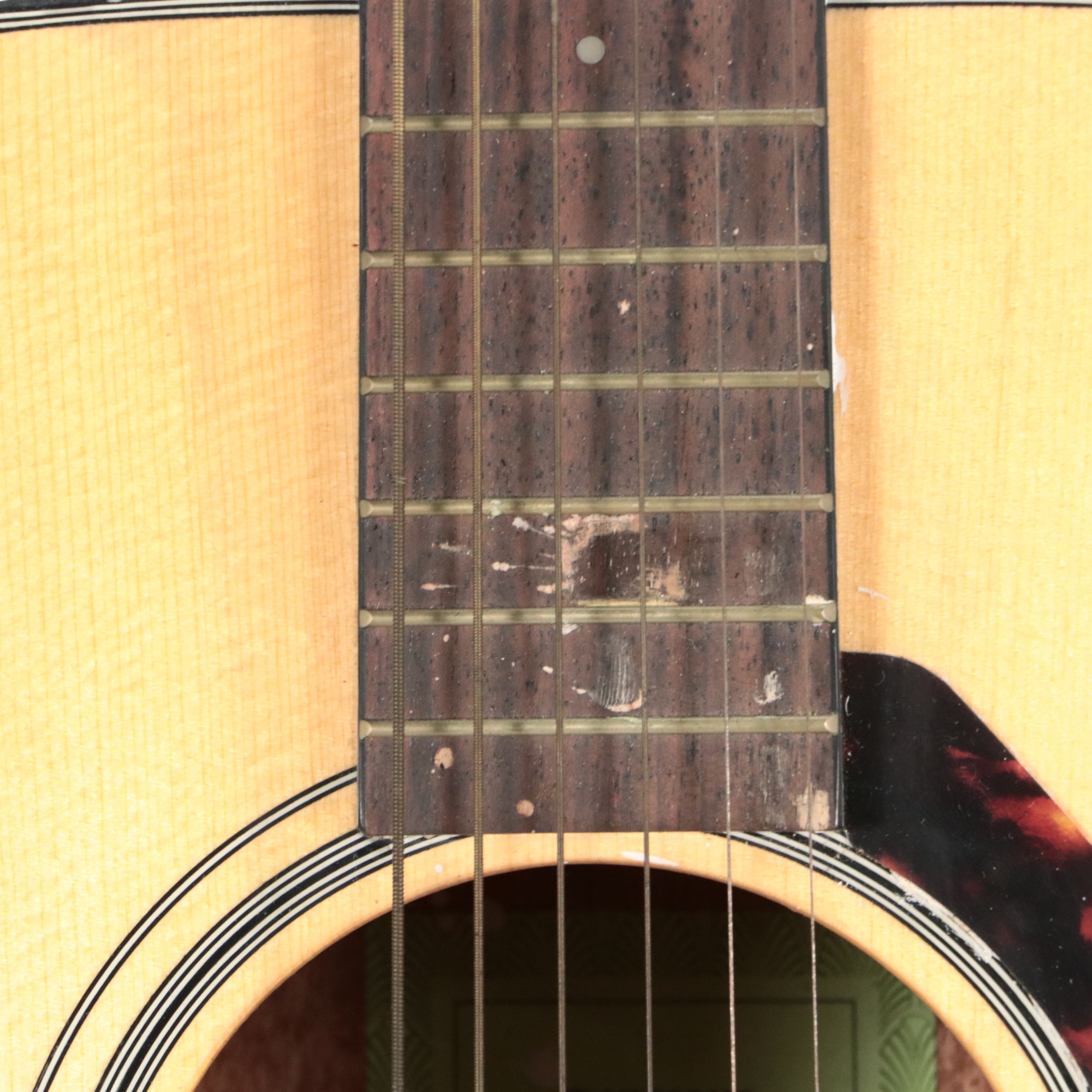 Yamaha FS 800 Spruce Top and Mahogany Acoustic Guitar