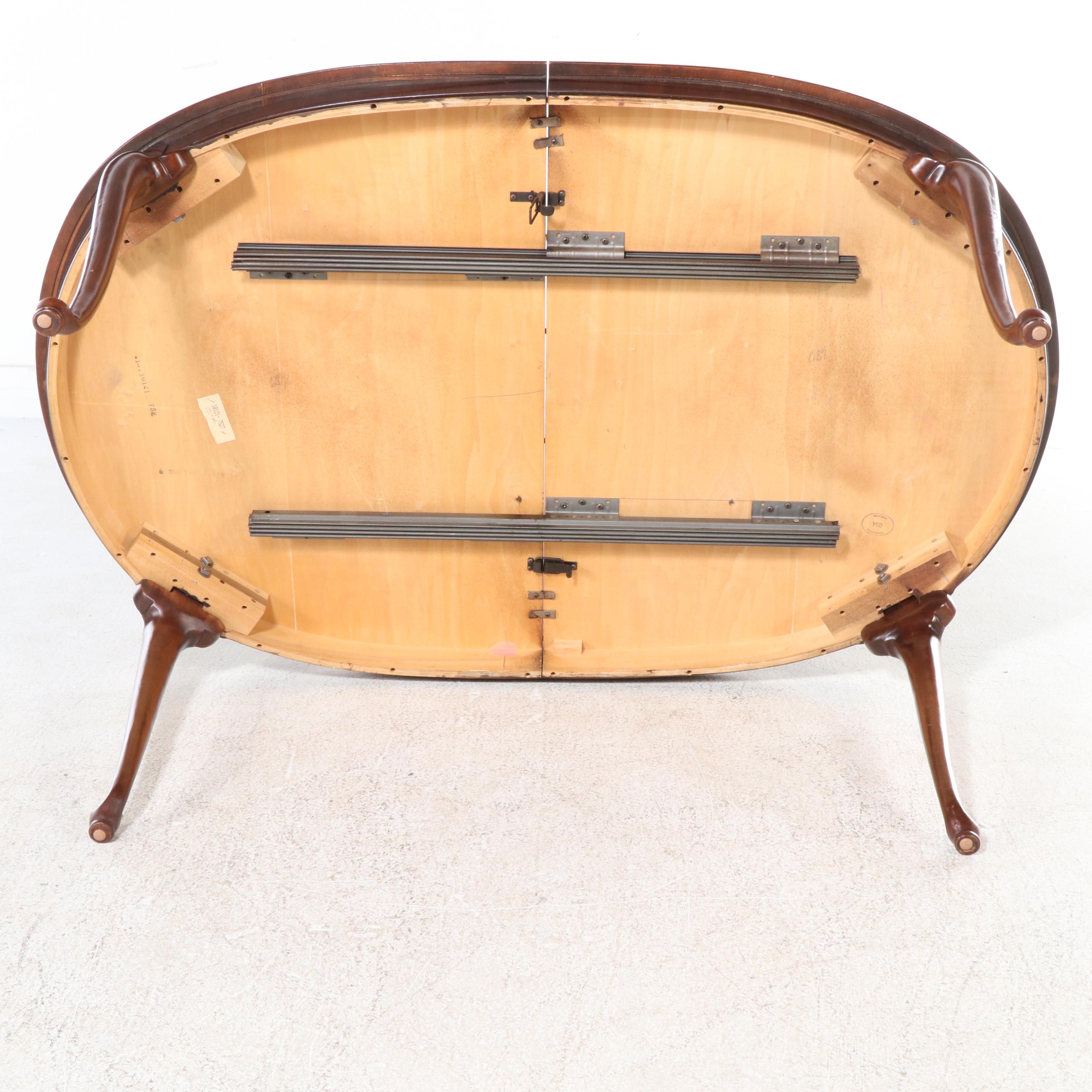 Thomasville Queen Anne Style Mahogany Dining Set