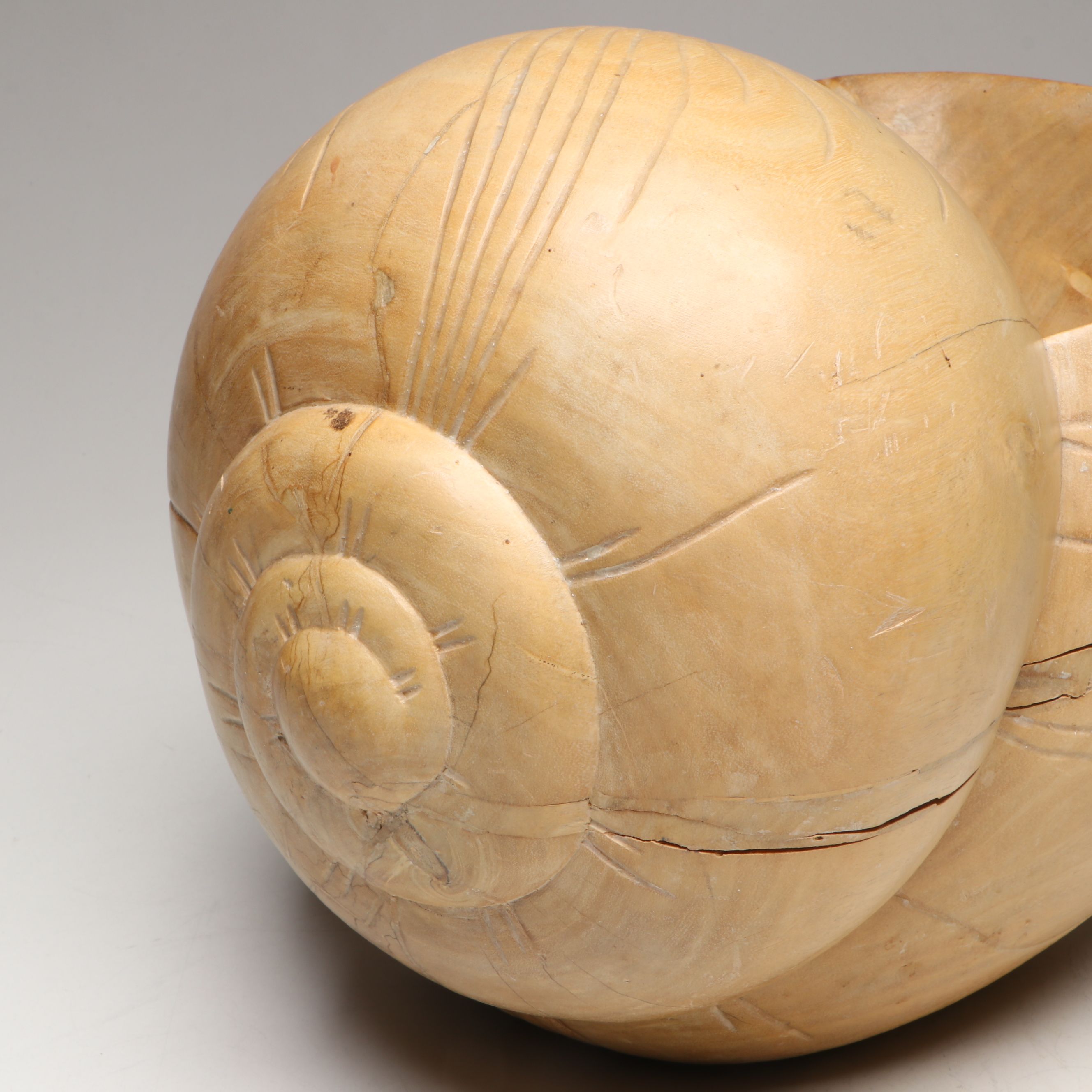 Carved Wooden Seashell Decorative Bowl