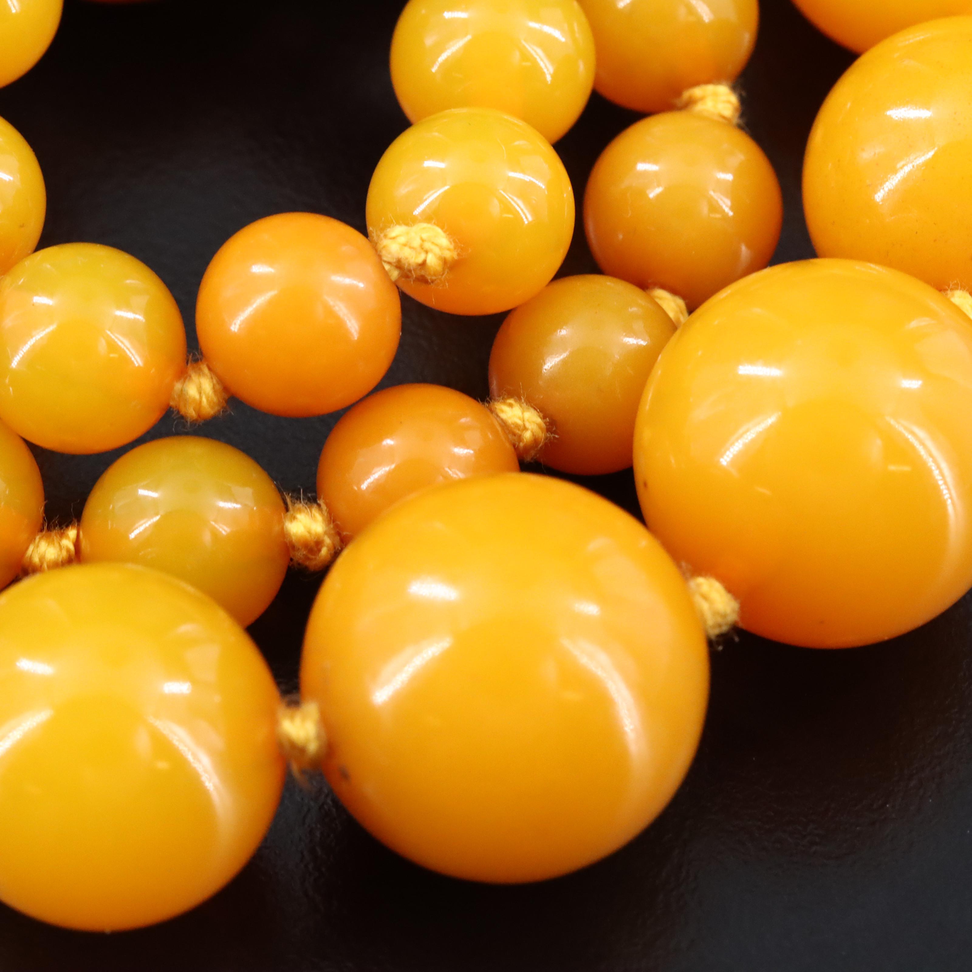 Vintage Graduated Butterscotch Bakelite Bead Necklace