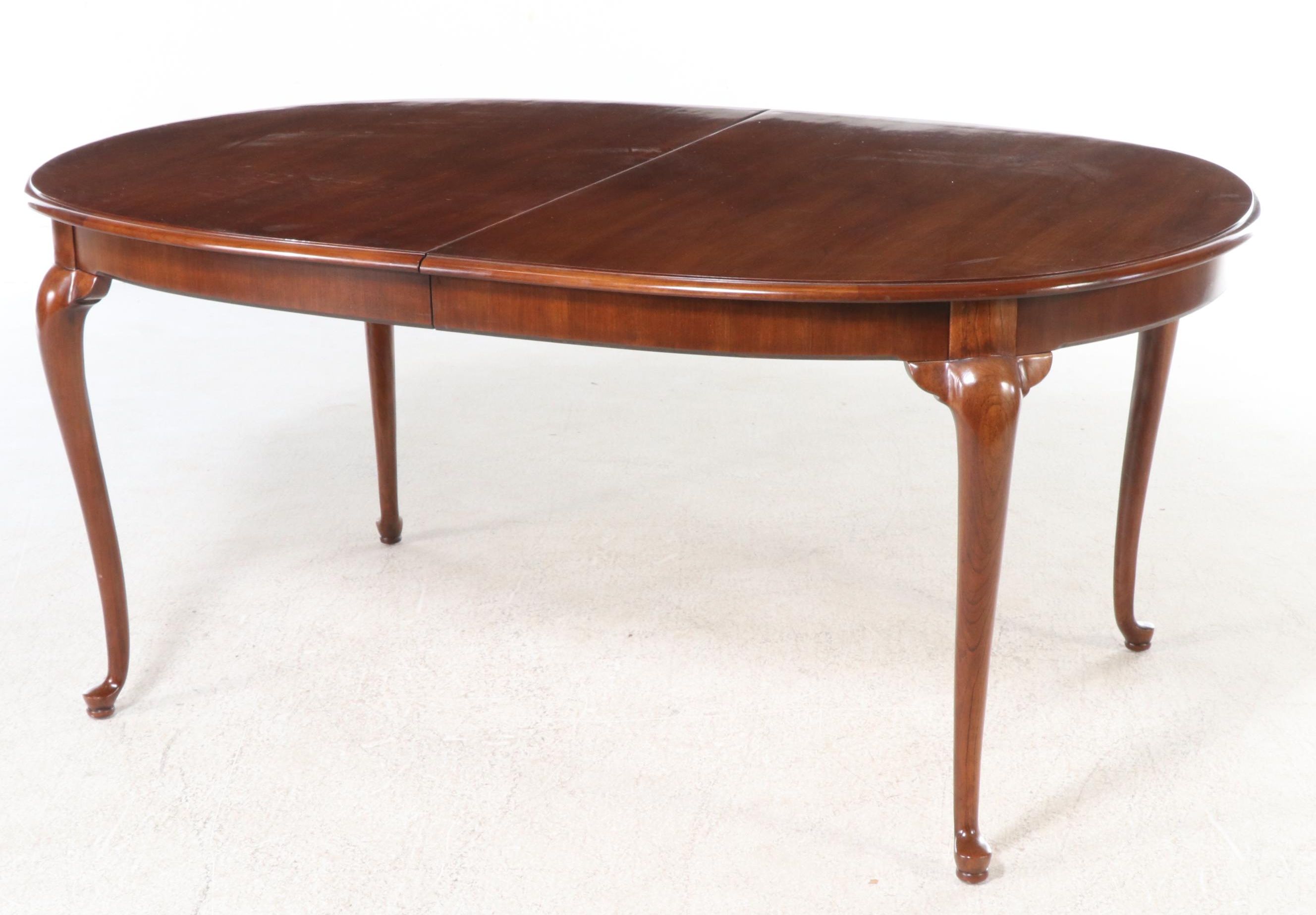 Thomasville Queen Anne Style Mahogany Dining Set