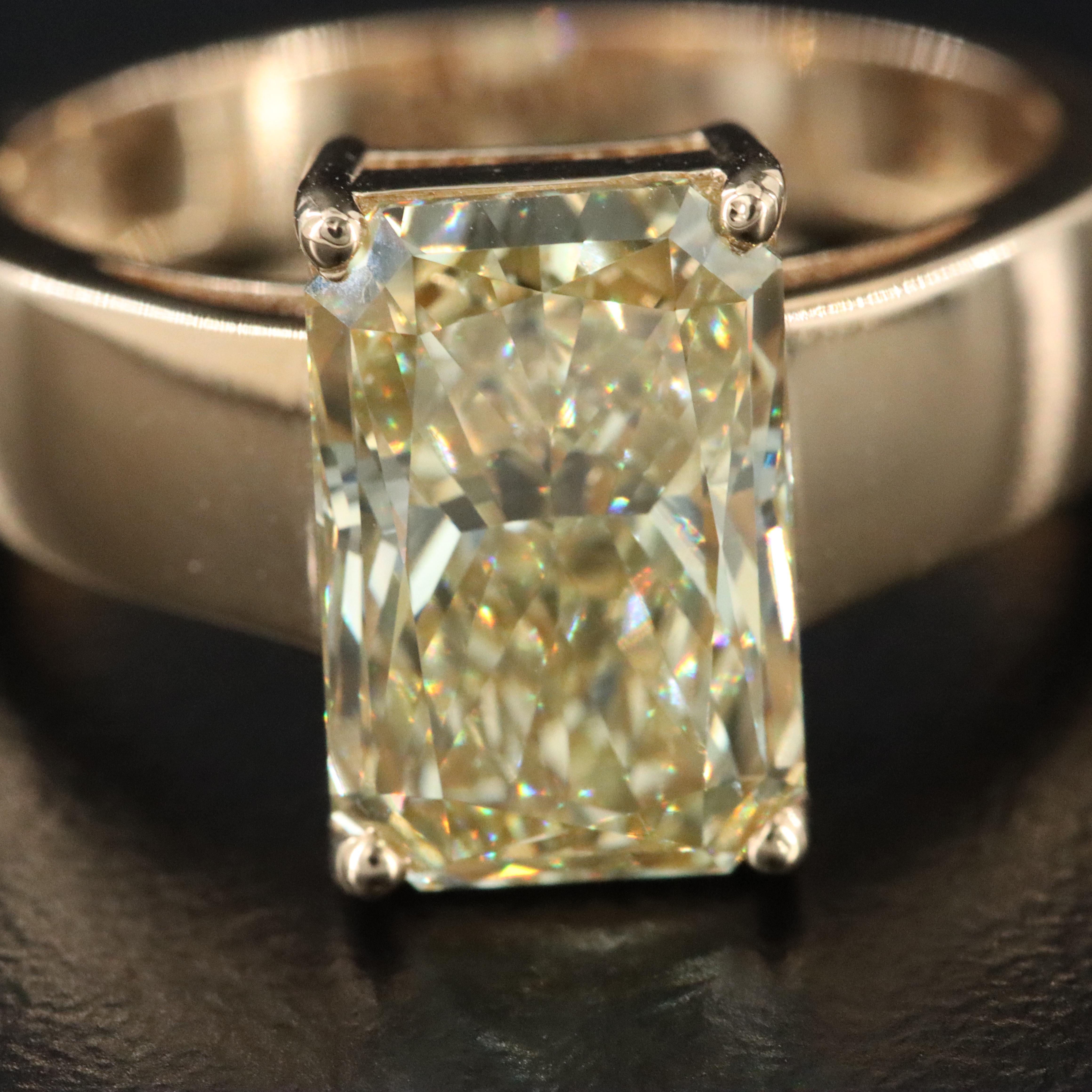 18K 3.55 CT Lab Grown Fancy Yellow Diamond Solitaire Ring with IGI Report