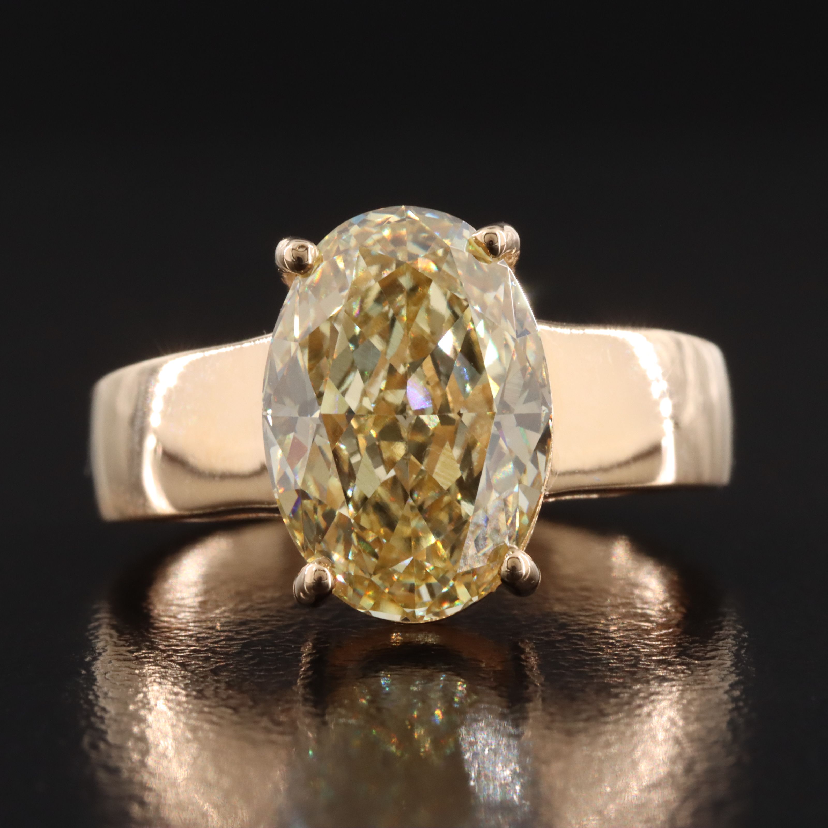 18K 4.22 CT Lab Grown Fancy Yellow Diamond Solitaire Ring with IGI Report