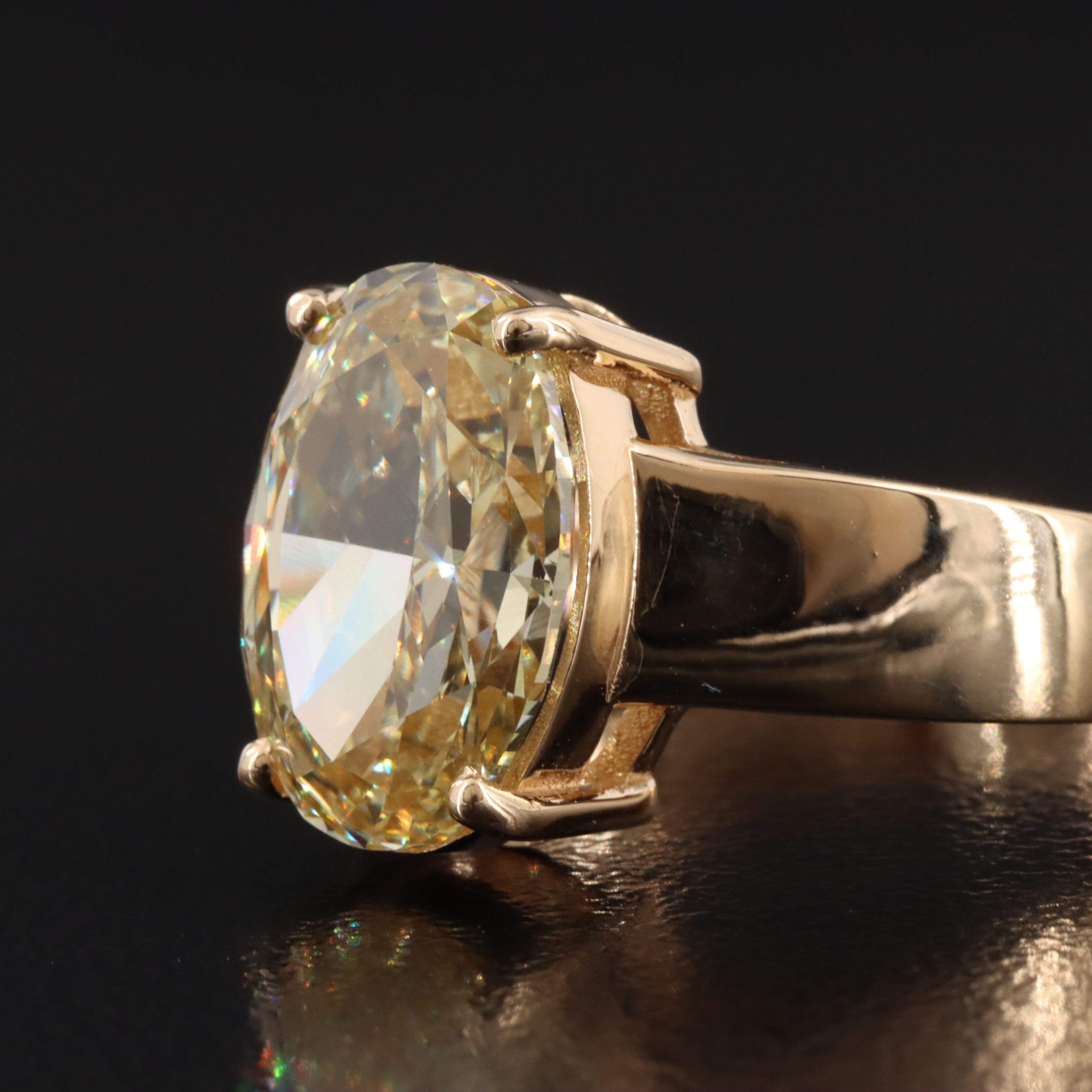 18K 4.22 CT Lab Grown Fancy Yellow Diamond Solitaire Ring with IGI Report