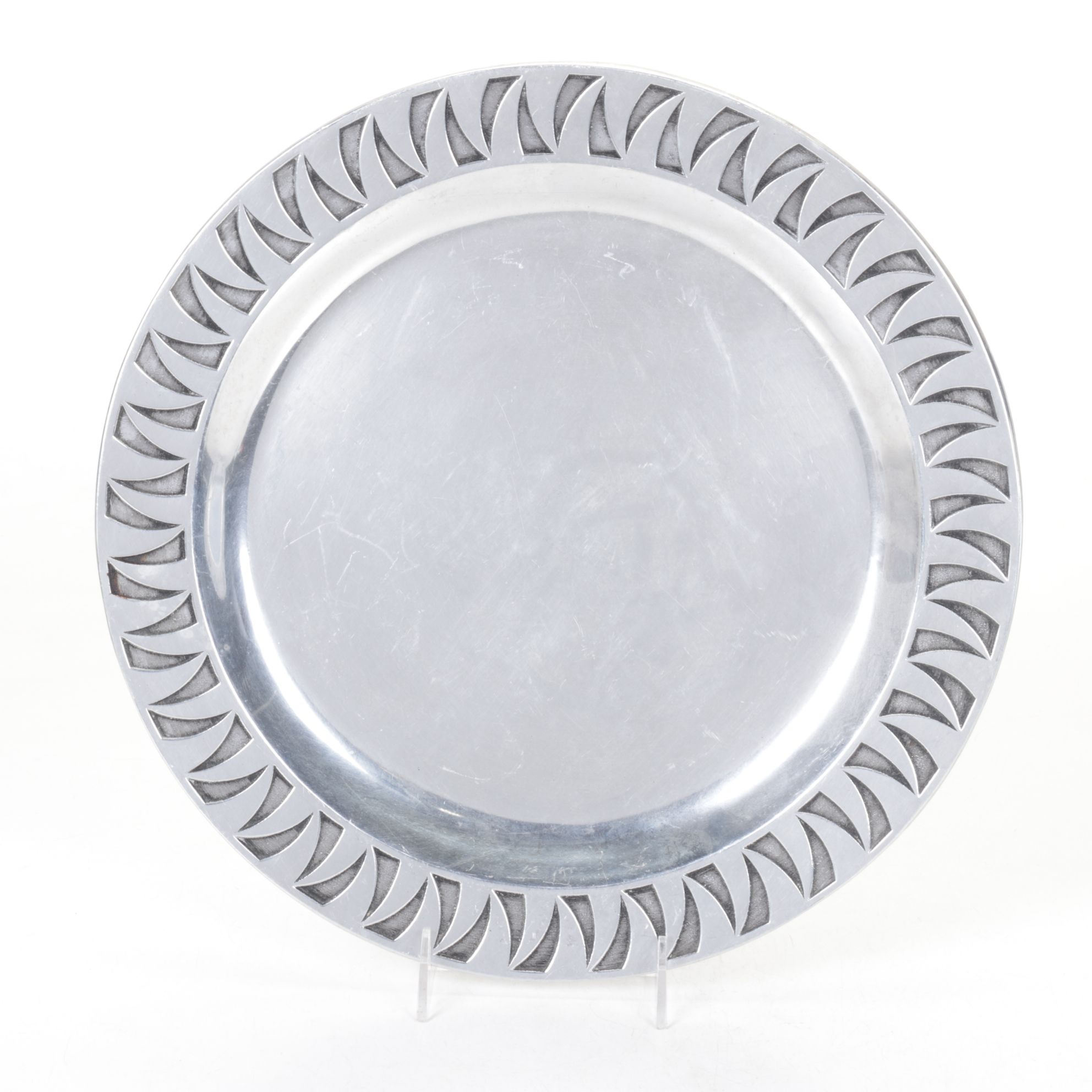 Wilton Armetale Aluminum Serving Platters, Anna Everlund Centerpiece Bowl & Vase