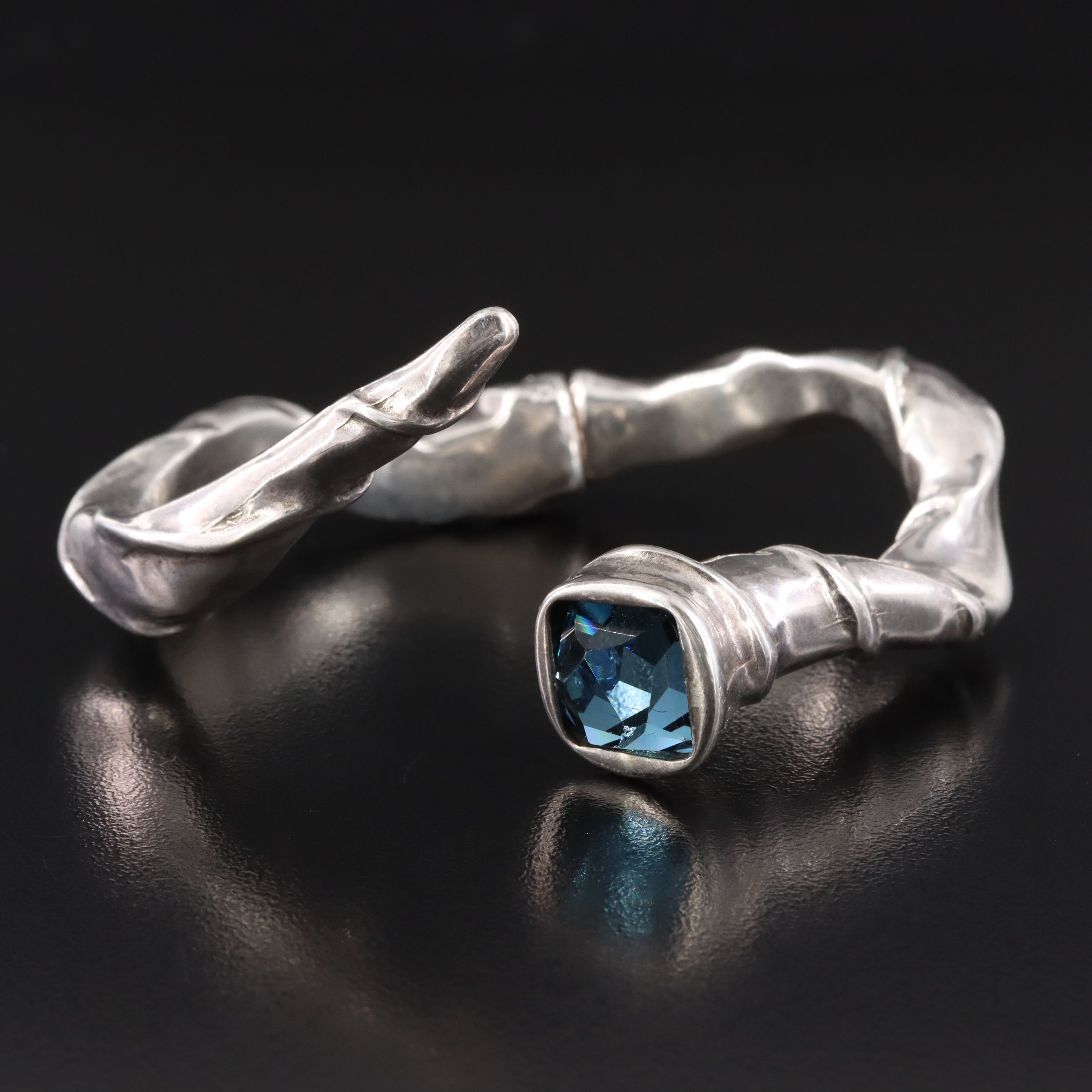 UNOde50 Crystal Twist Bracelet