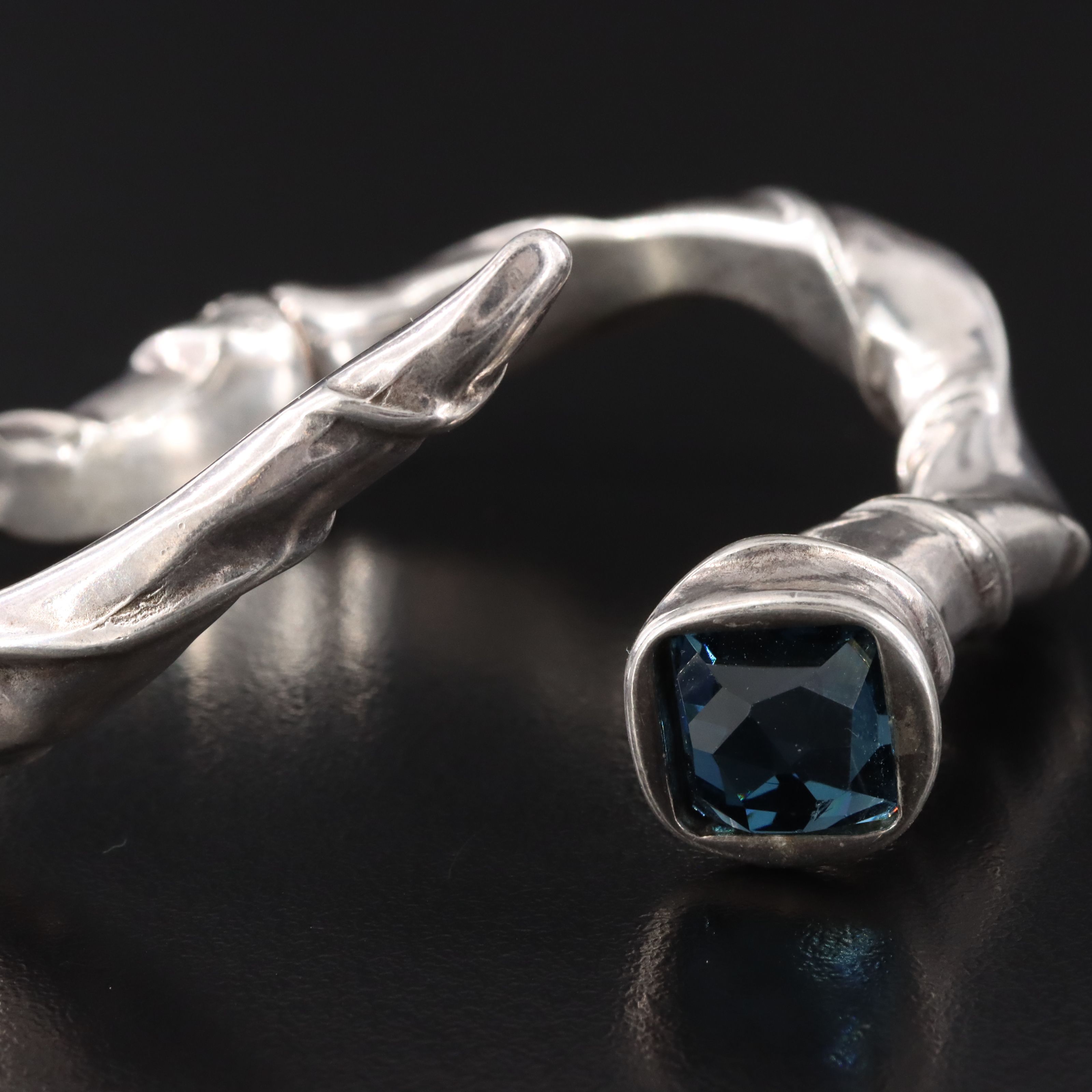 UNOde50 Crystal Twist Bracelet