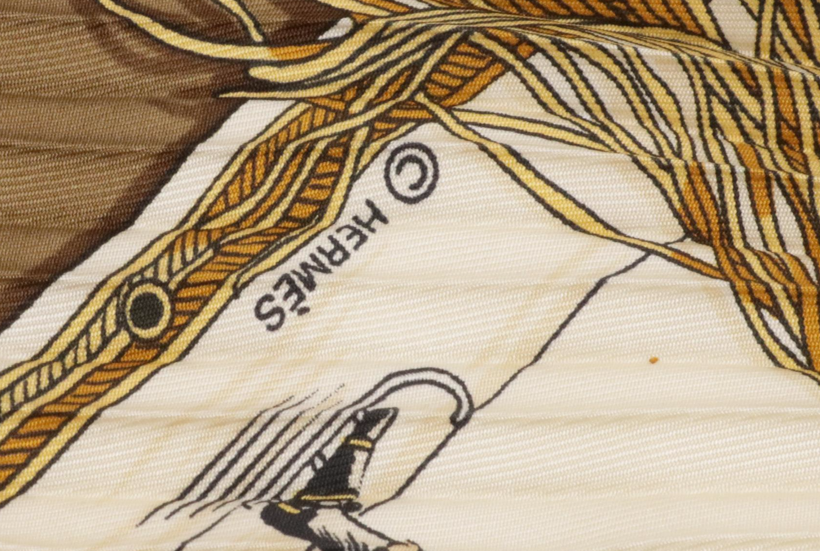 Hermès "Les Plaisirs du Froid" Plissé Scarf 90 in Silk Twill with Box