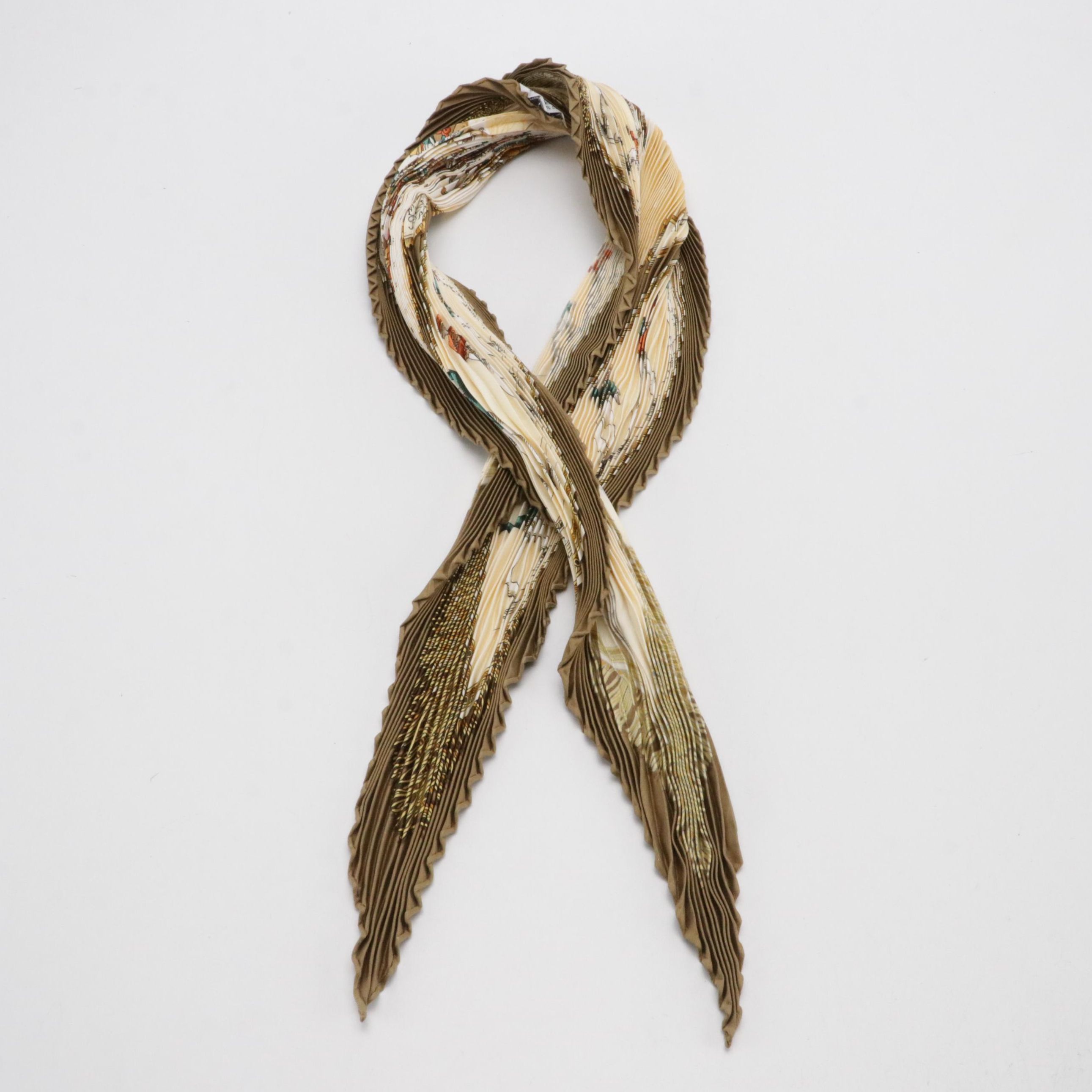 Hermès "Les Plaisirs du Froid" Plissé Scarf 90 in Silk Twill with Box