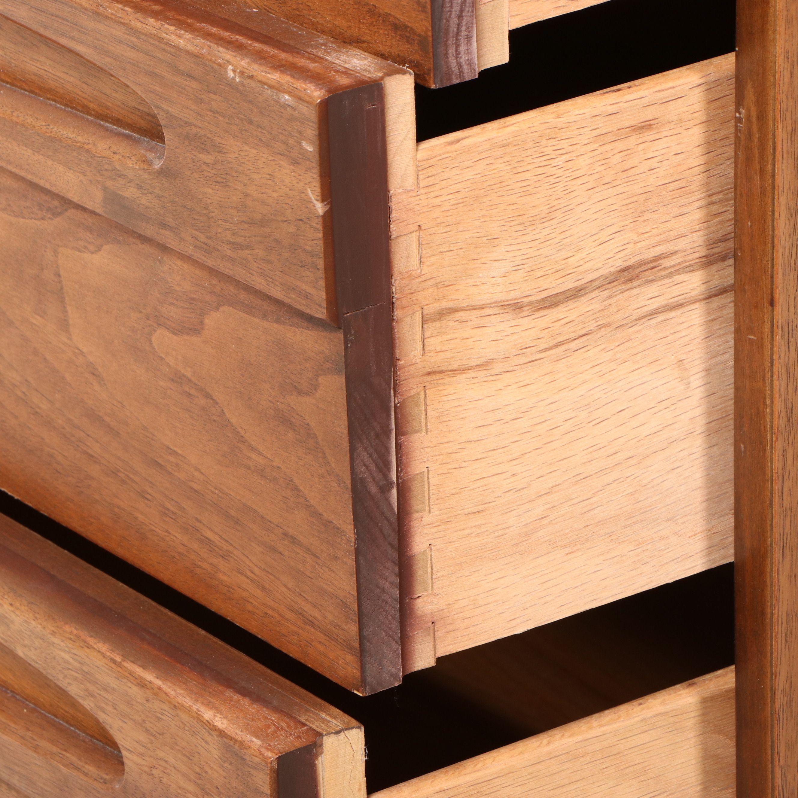 American of Martinsville Mid Century Modern Walnut Chest of Drawers