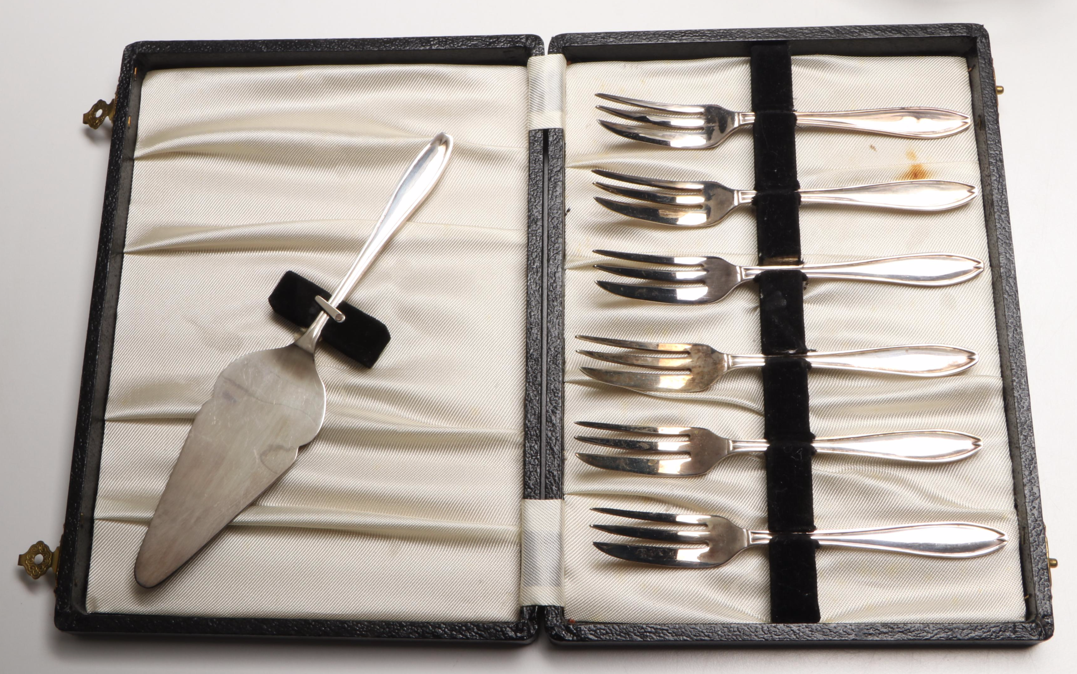 Schumann Arzberg Botanical Plates with Blown Pitcher and Hors d’Oeuvres Set