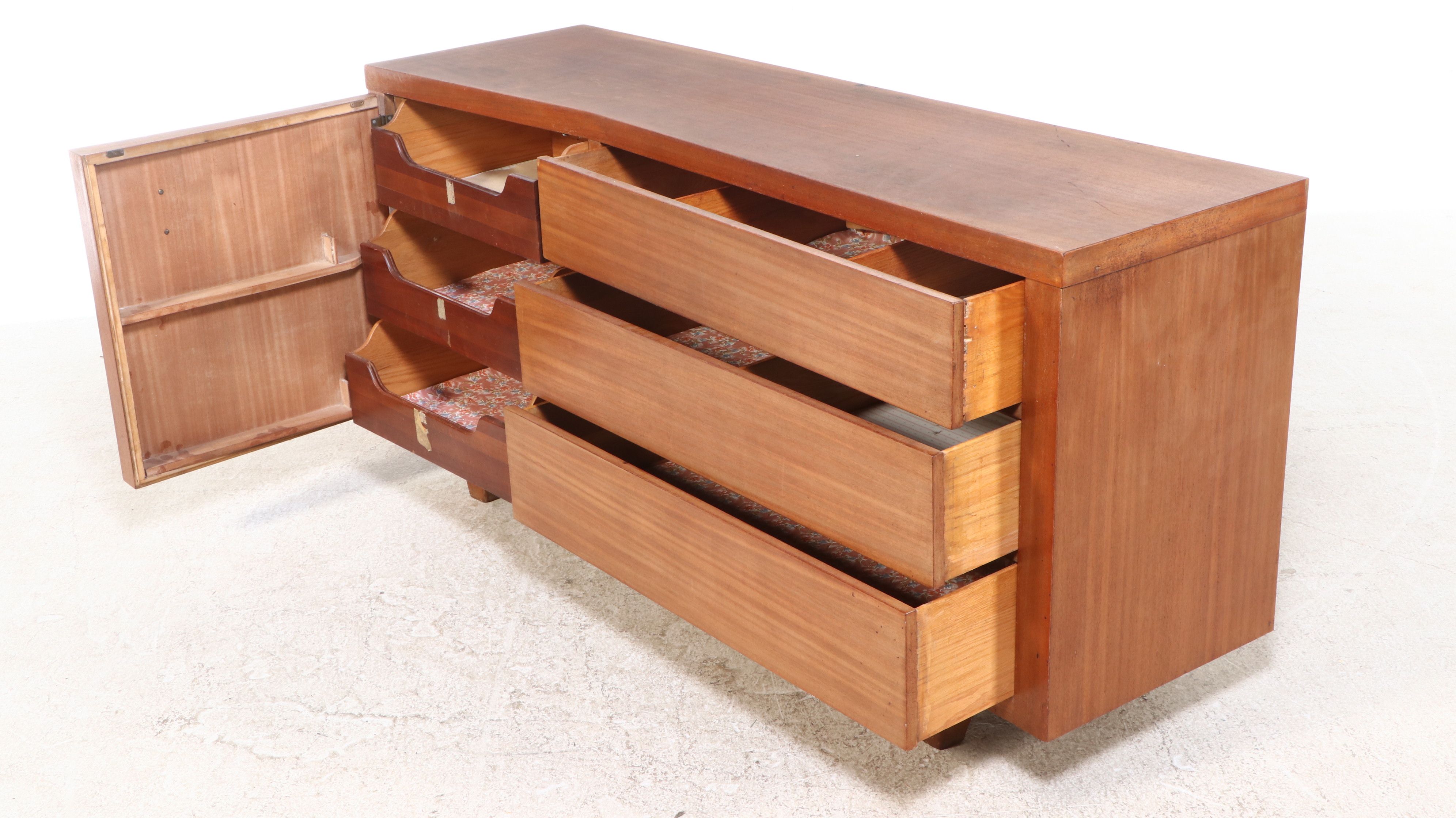 Mid Century Modern Mahogany Chest of Drawers