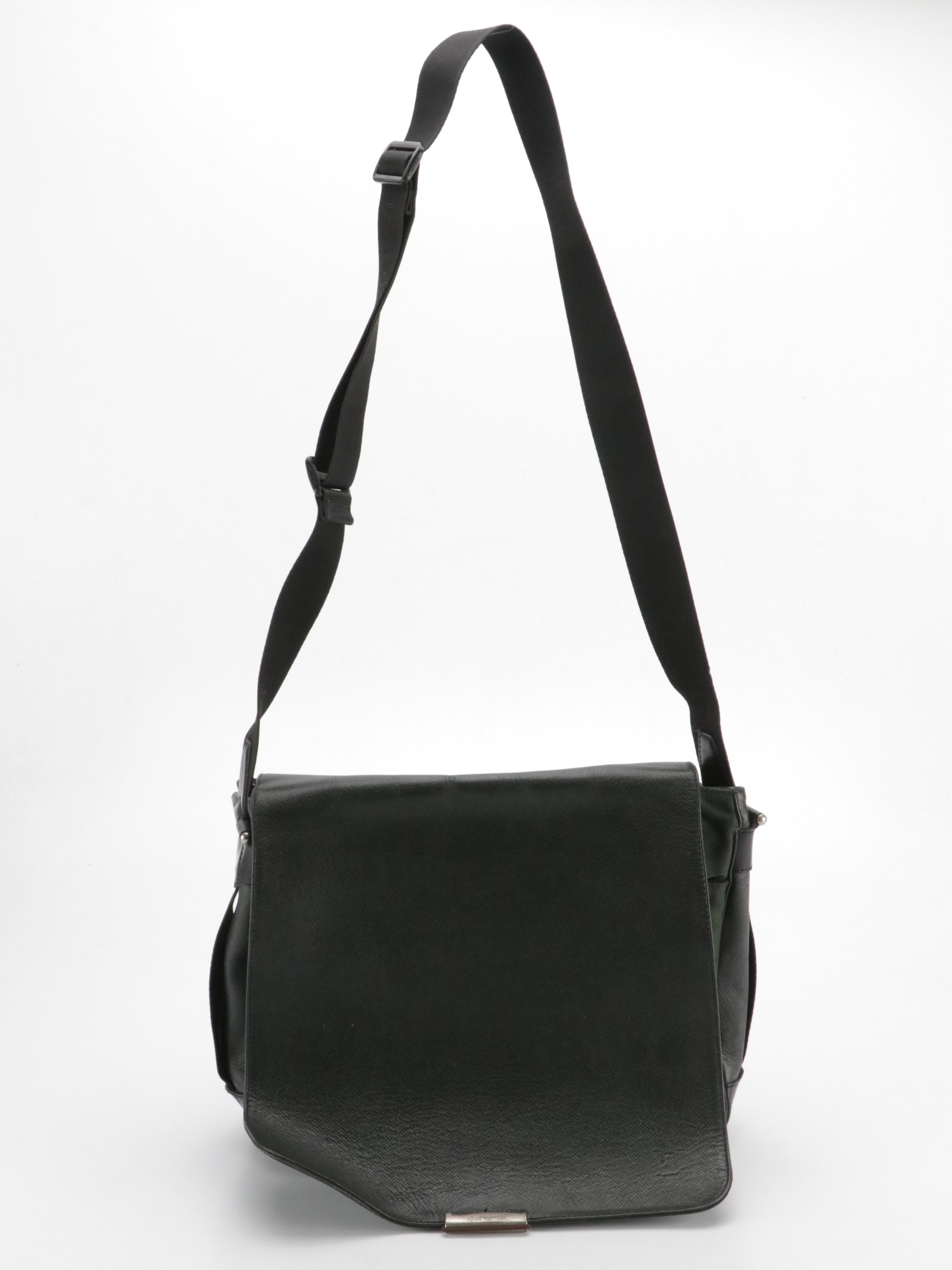 Louis Vuitton Viktor Crossbody Messenger Bag in Dark Green Taiga Leather