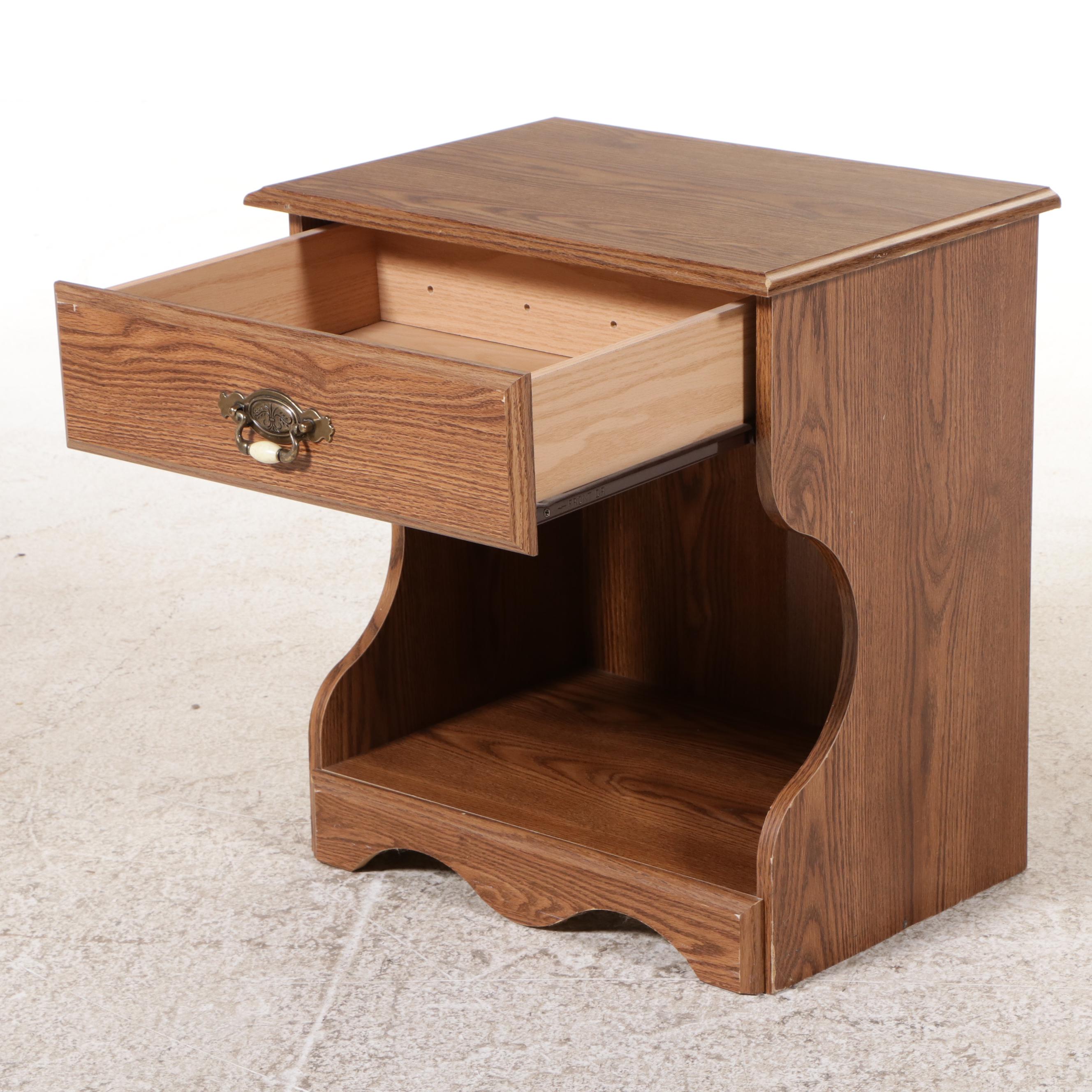 Sing-Drawer Oak Veneered Nightstand, Late 20th Century