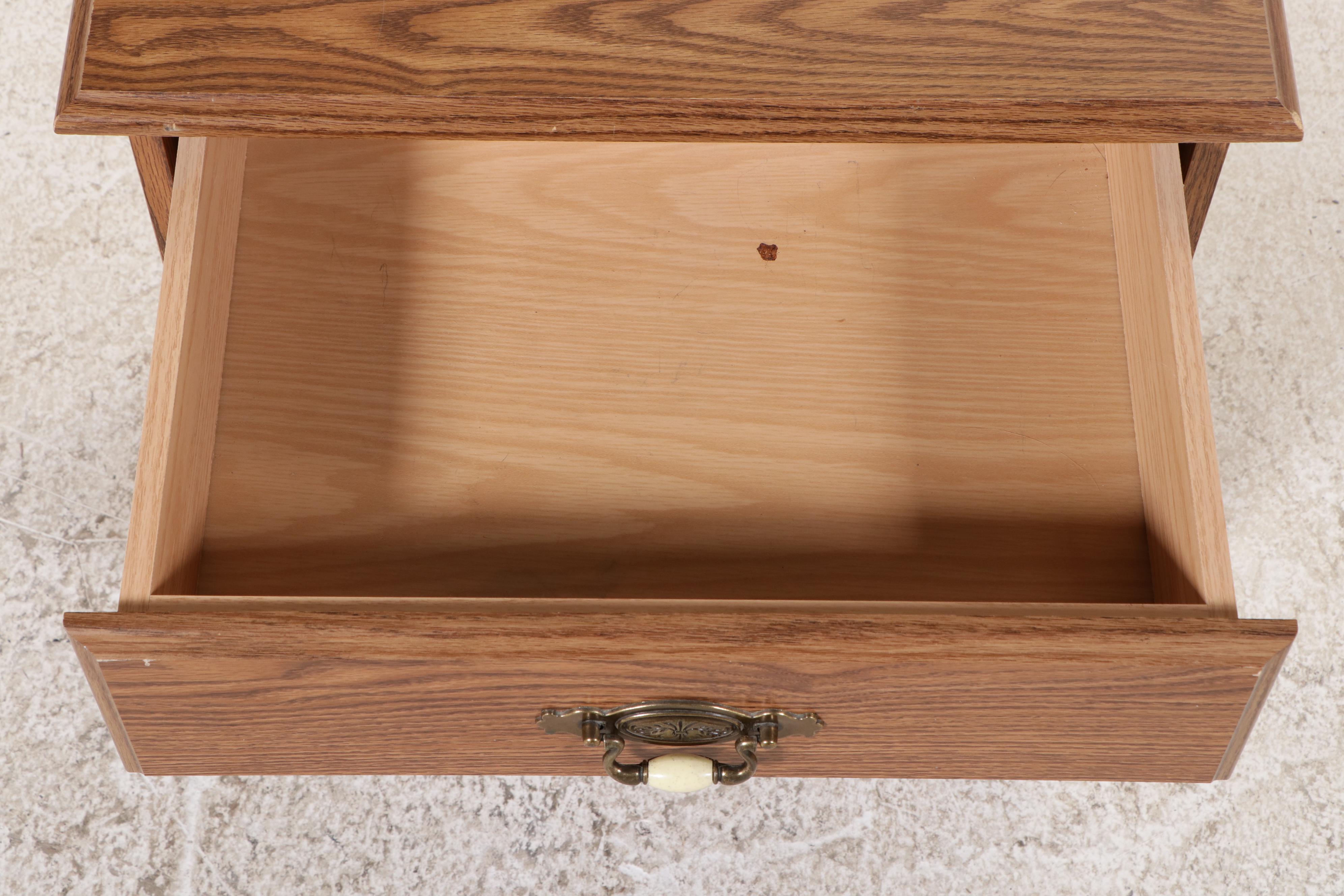Sing-Drawer Oak Veneered Nightstand, Late 20th Century