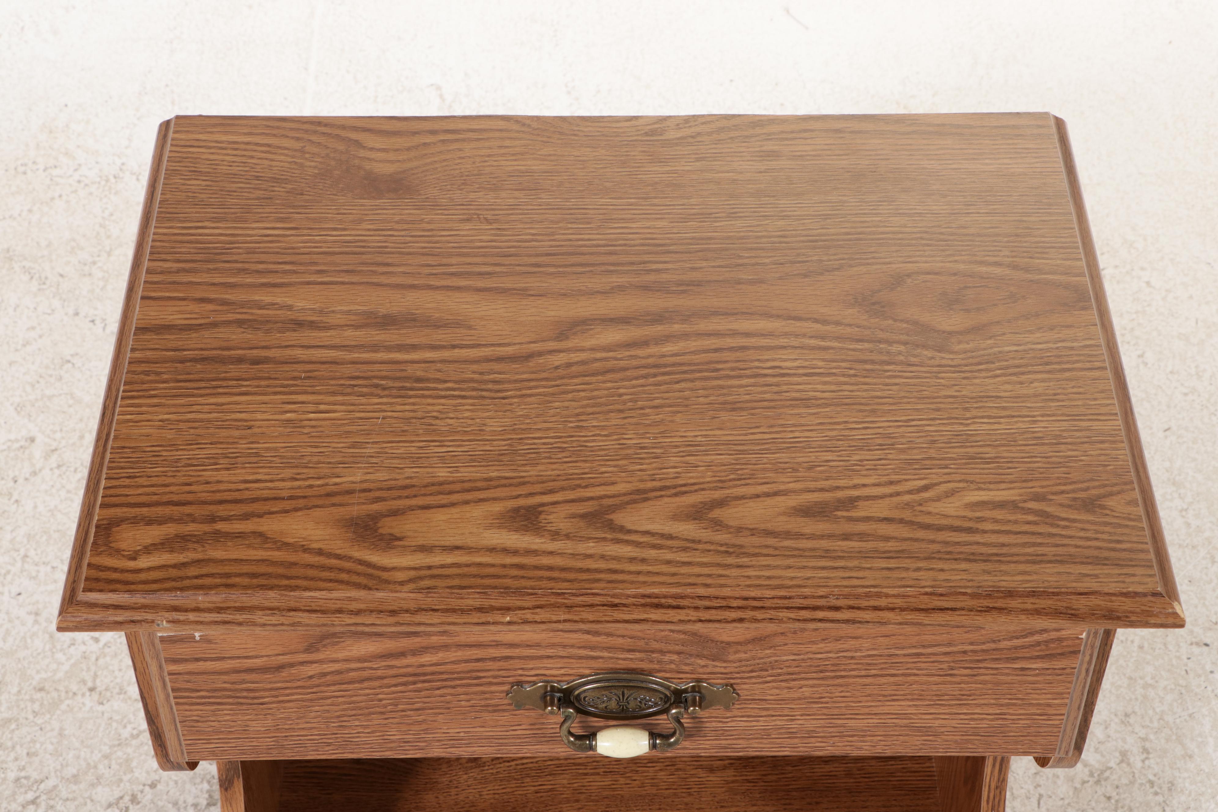Sing-Drawer Oak Veneered Nightstand, Late 20th Century