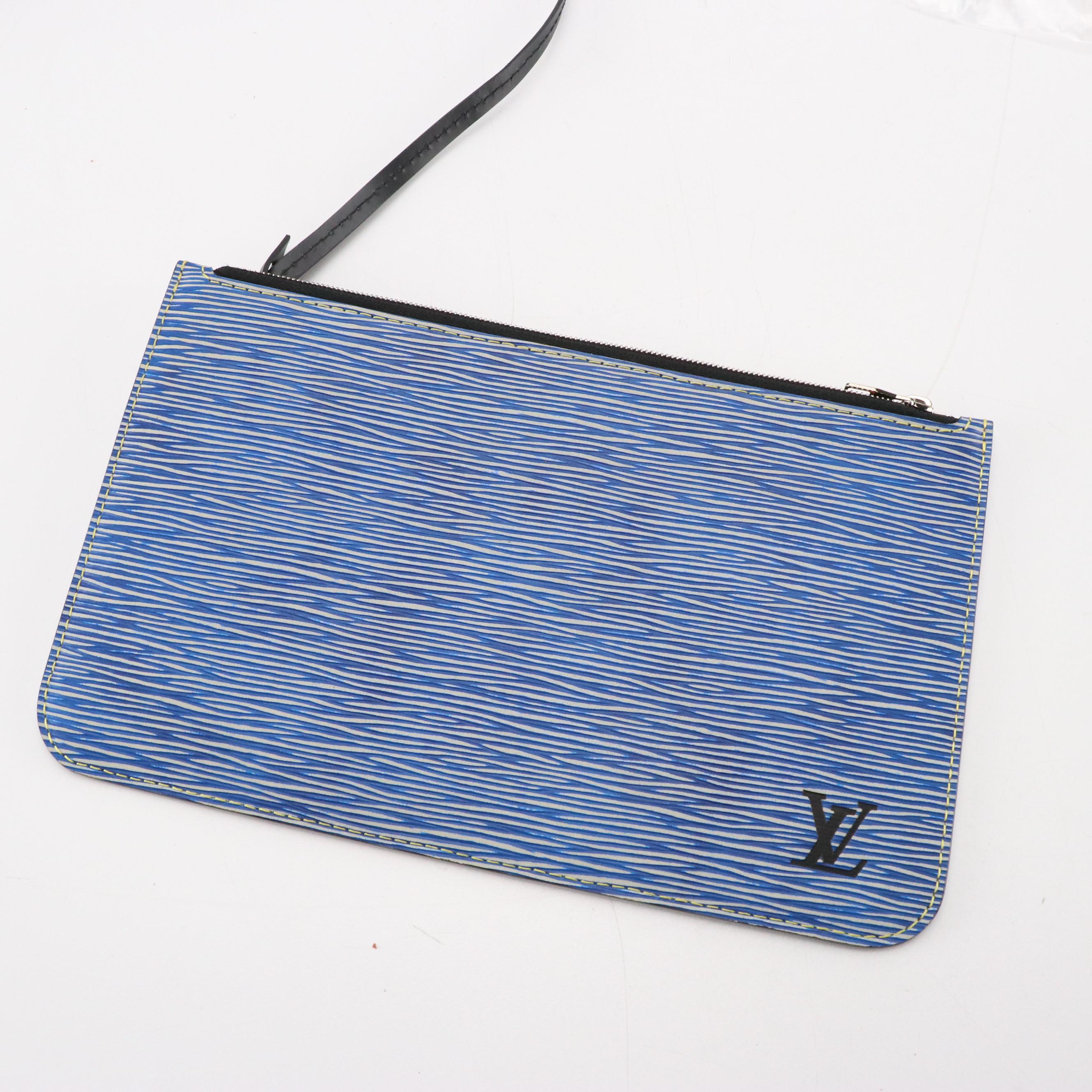 Louis Vuitton Neverfull MM Tote and Pouch in Light Denim Epi Leather