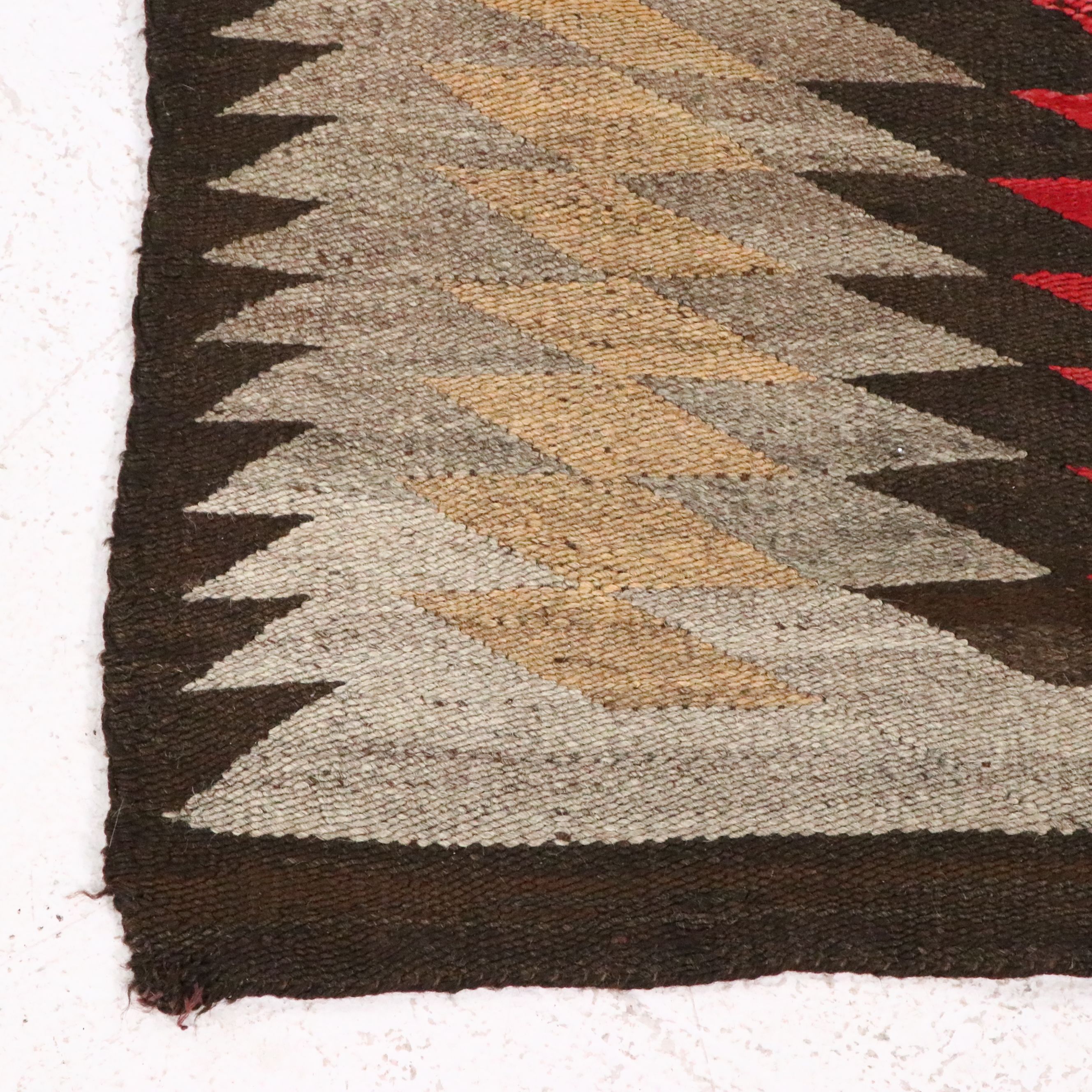 2'7 x 3'9 Handwoven Navajo Accent Rug