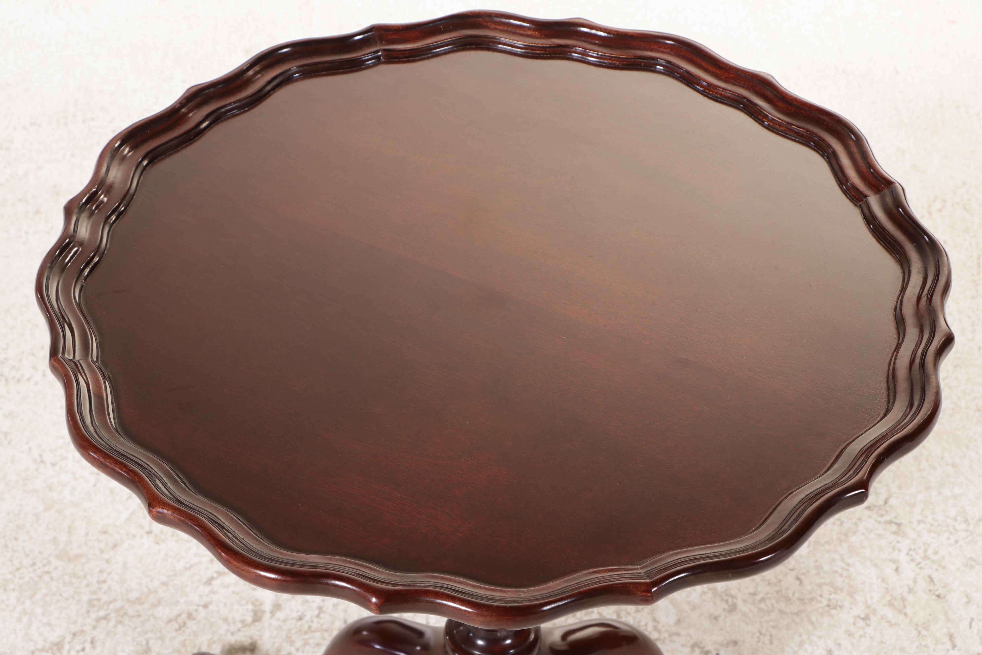 Councill Queen Anne Style Mahogany Piecrust Stand, Late 20th Century