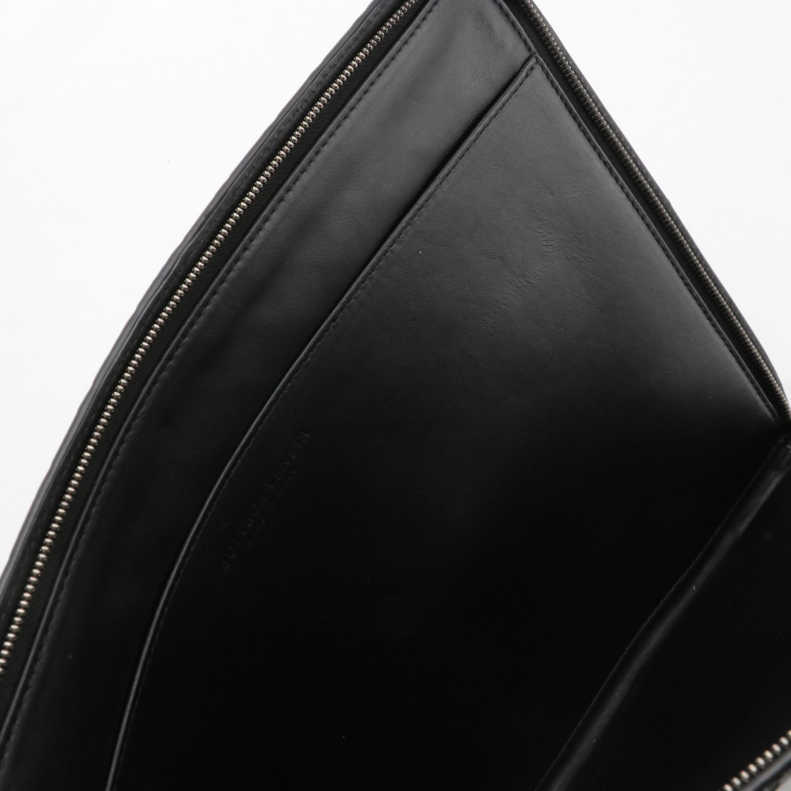 Bottega Veneta Medium Corner-Zip Pouch in Black Intrecciato Nappa Leather