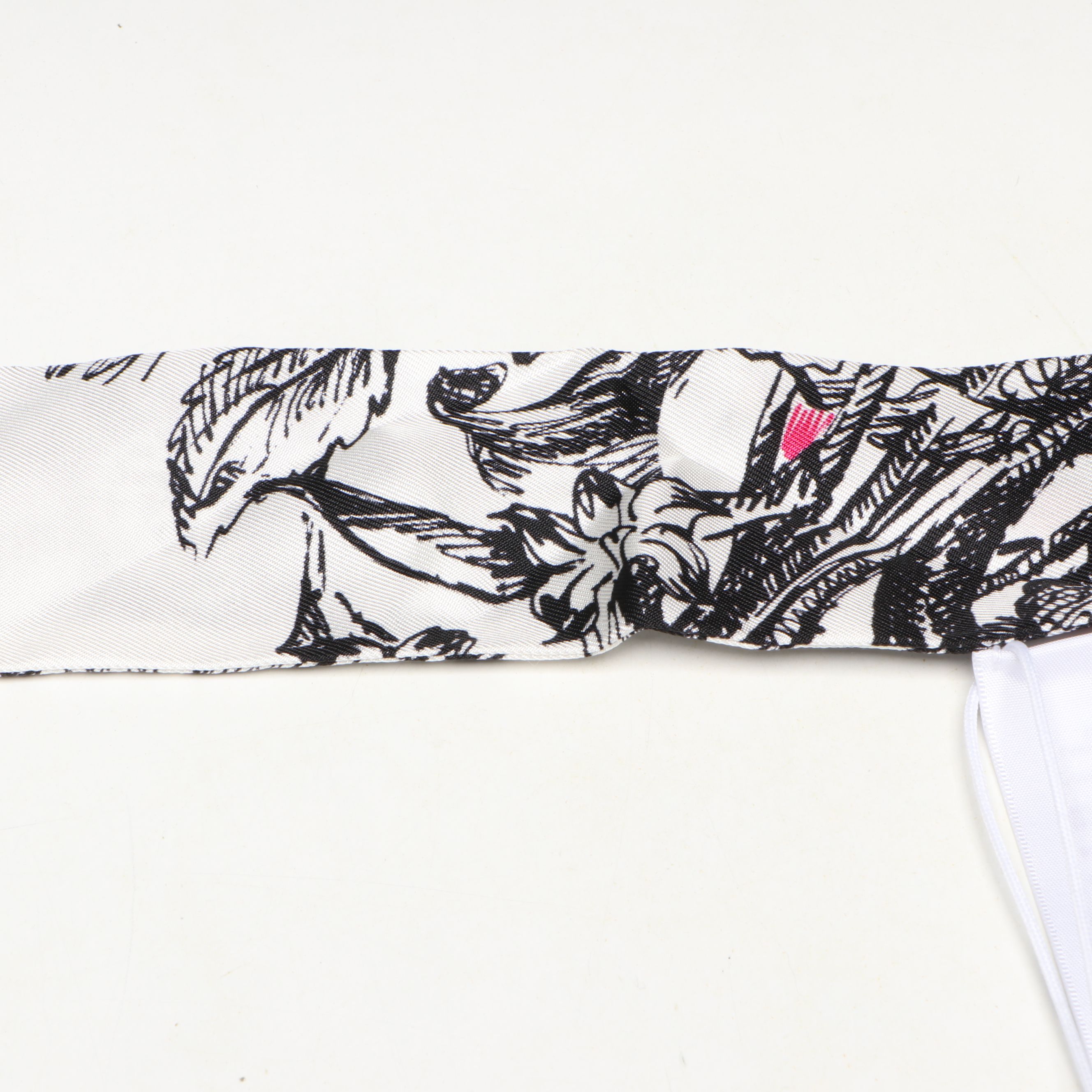 Gucci Pink & Black Floral Motif Silk Skinny Scarf in Box