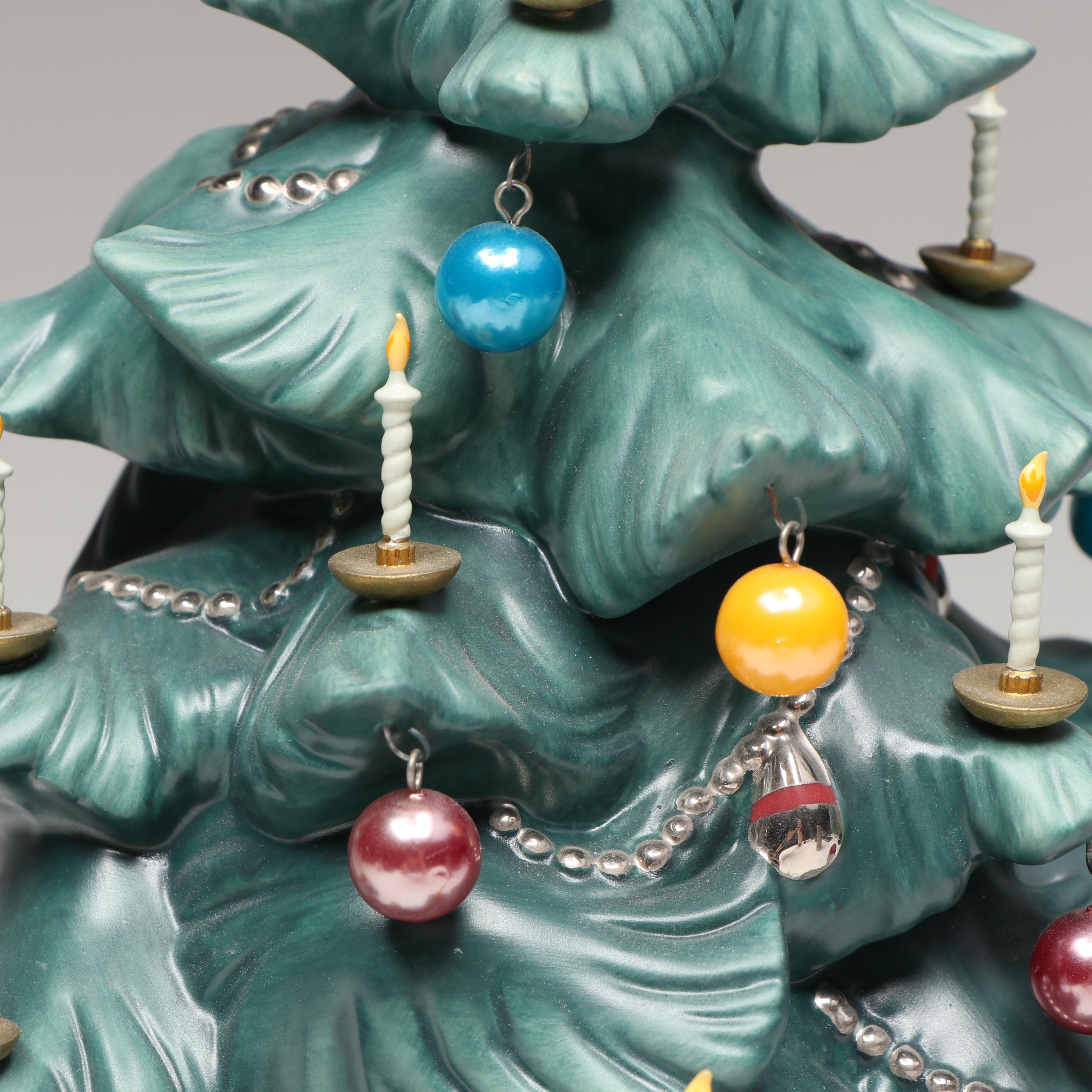 Disney Lady and the Tramp "At Home for Christmas" Porcelain Figurines, 2001