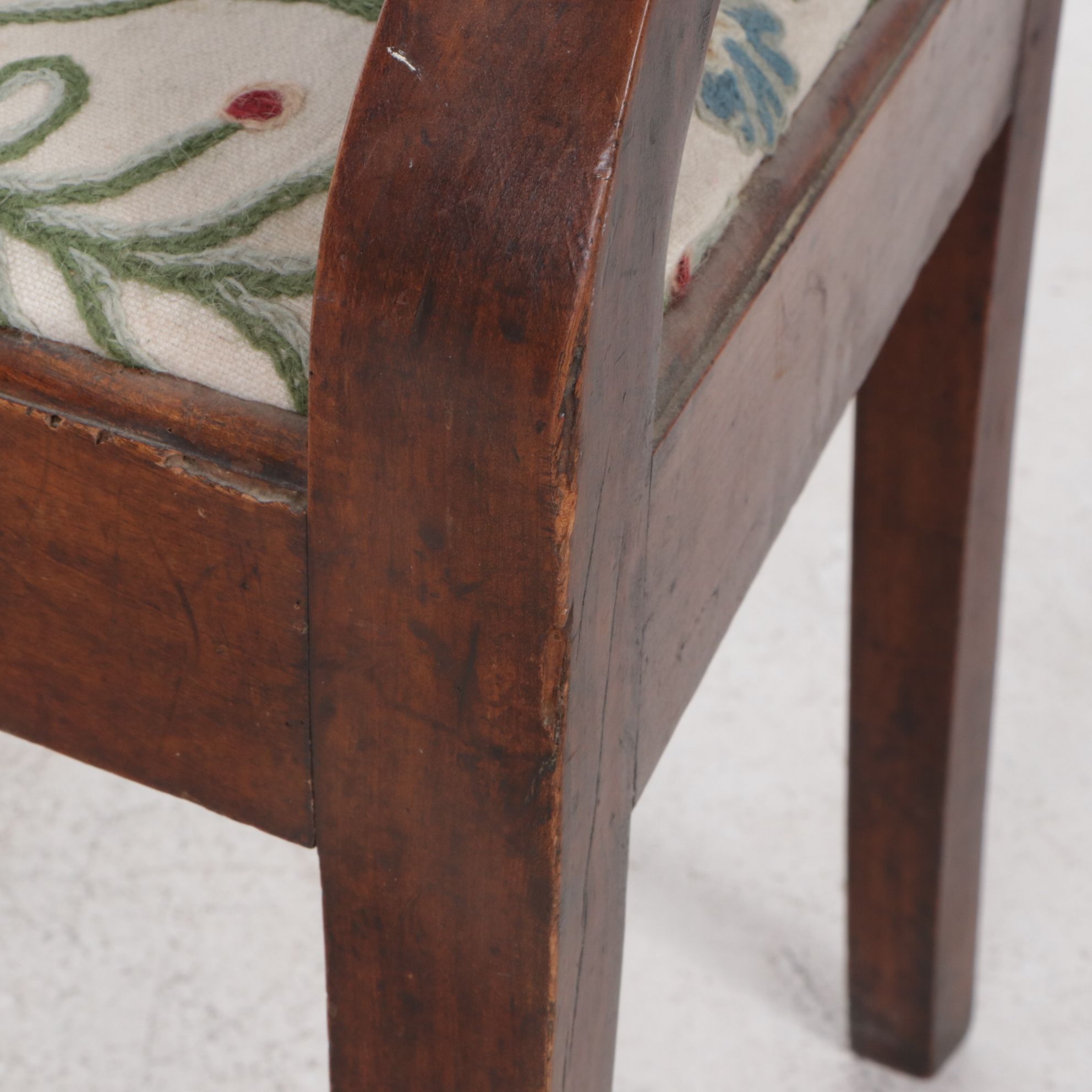 Hepplewhite Style Mahogany Three Wheat Sheaf Seatback Settee, 19th Century