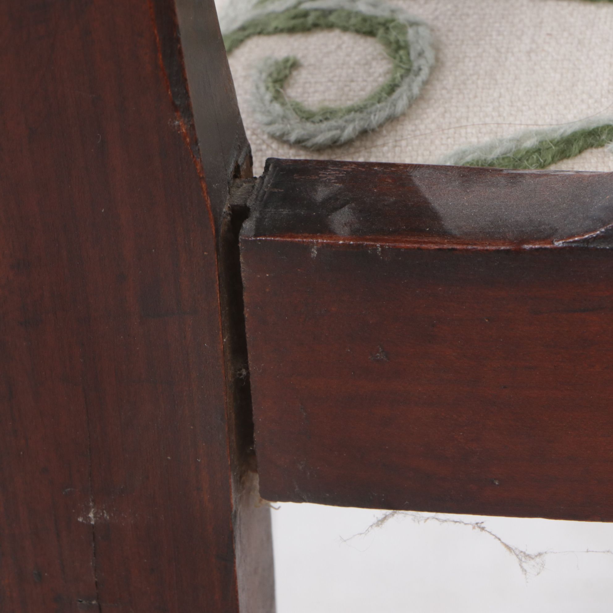 Hepplewhite Style Mahogany Three Wheat Sheaf Seatback Settee, 19th Century